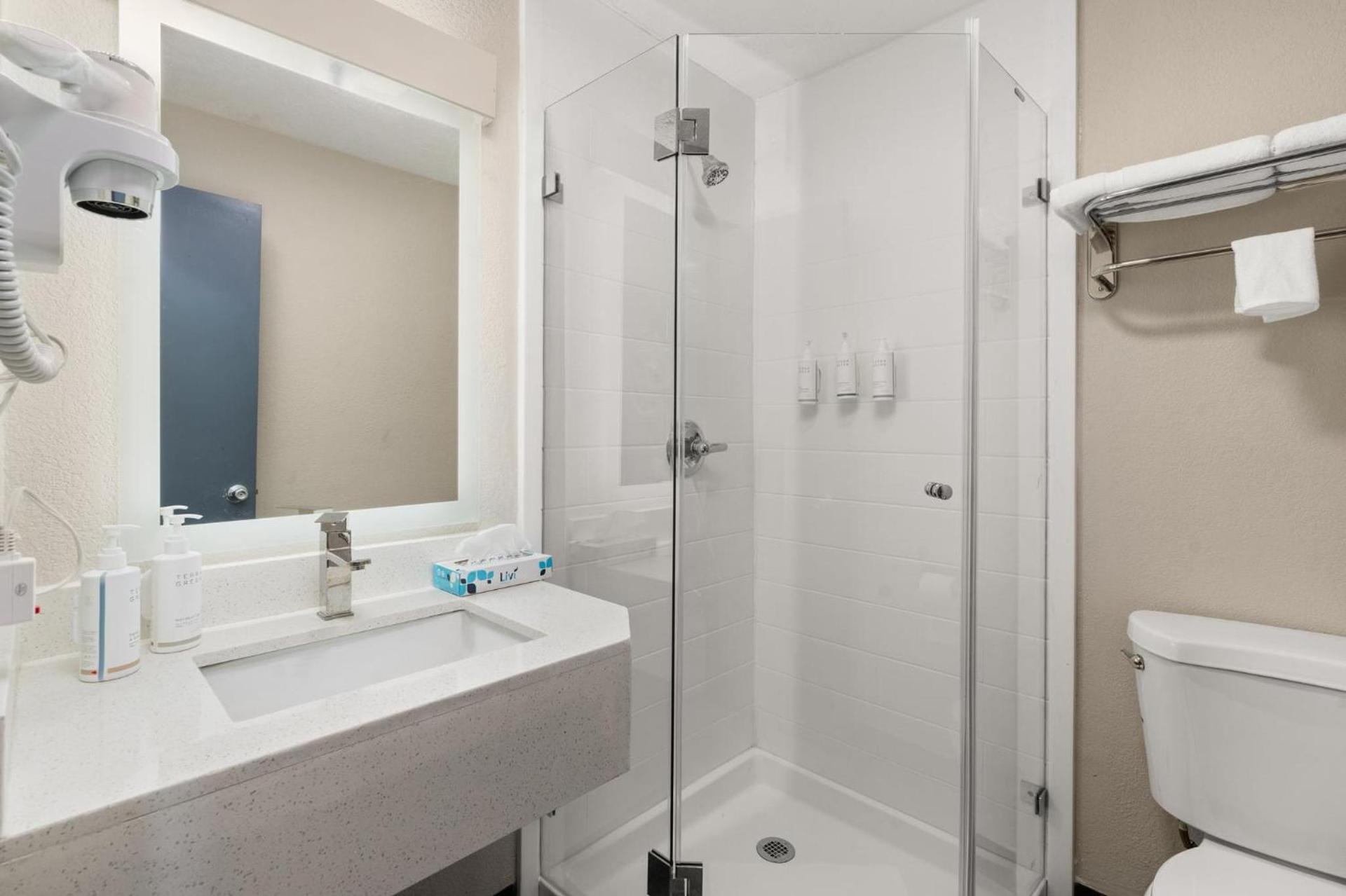 Days-Inn by Wyndham Albuquerque I-25 photo 91