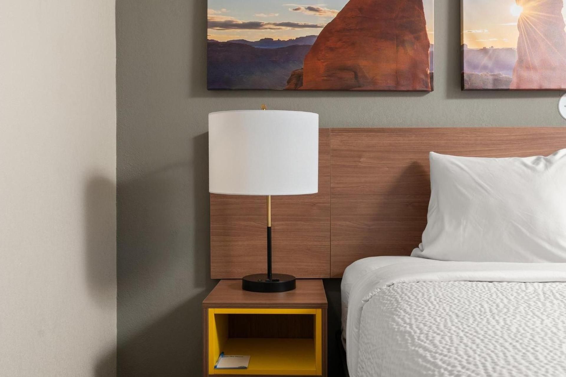 Days-Inn by Wyndham Albuquerque I-25 photo 86