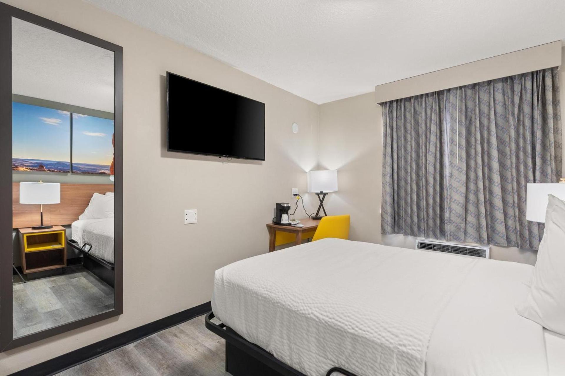 Days-Inn by Wyndham Albuquerque I-25 photo 92