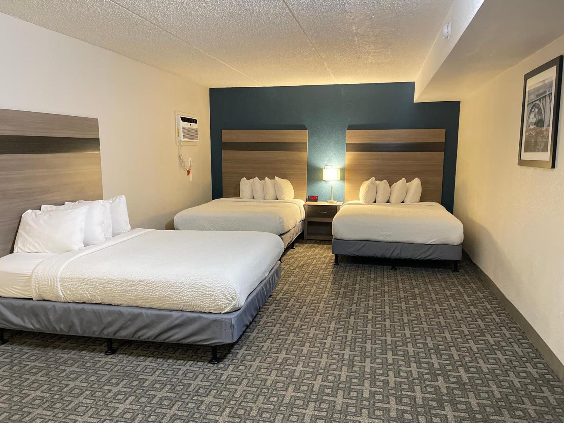 Days Inn & Suites by Wyndham Spokane photo 34