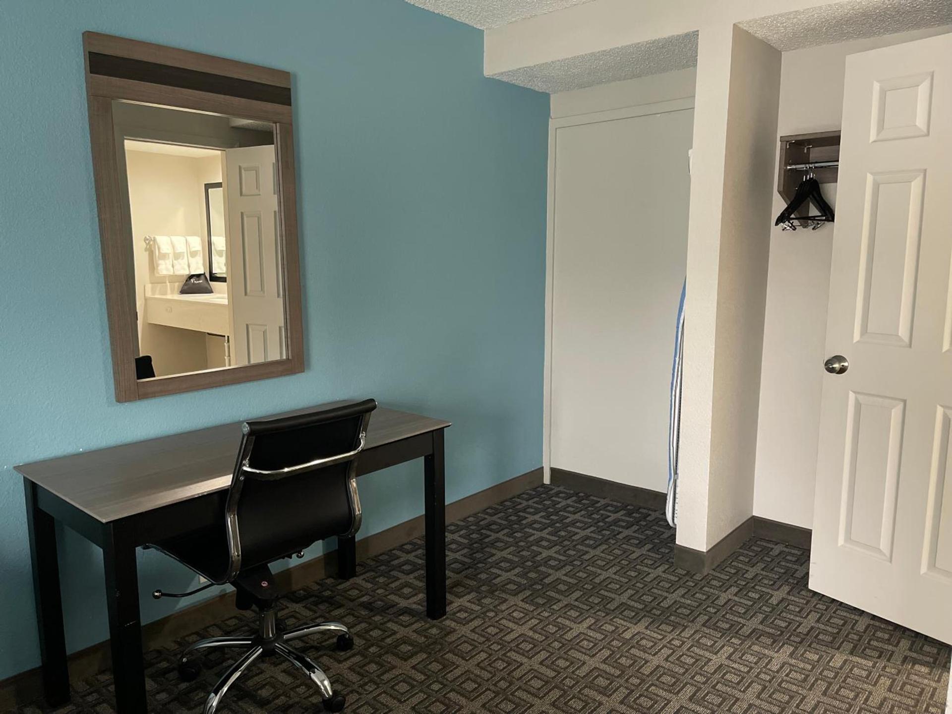 Days Inn & Suites by Wyndham Spokane photo 32