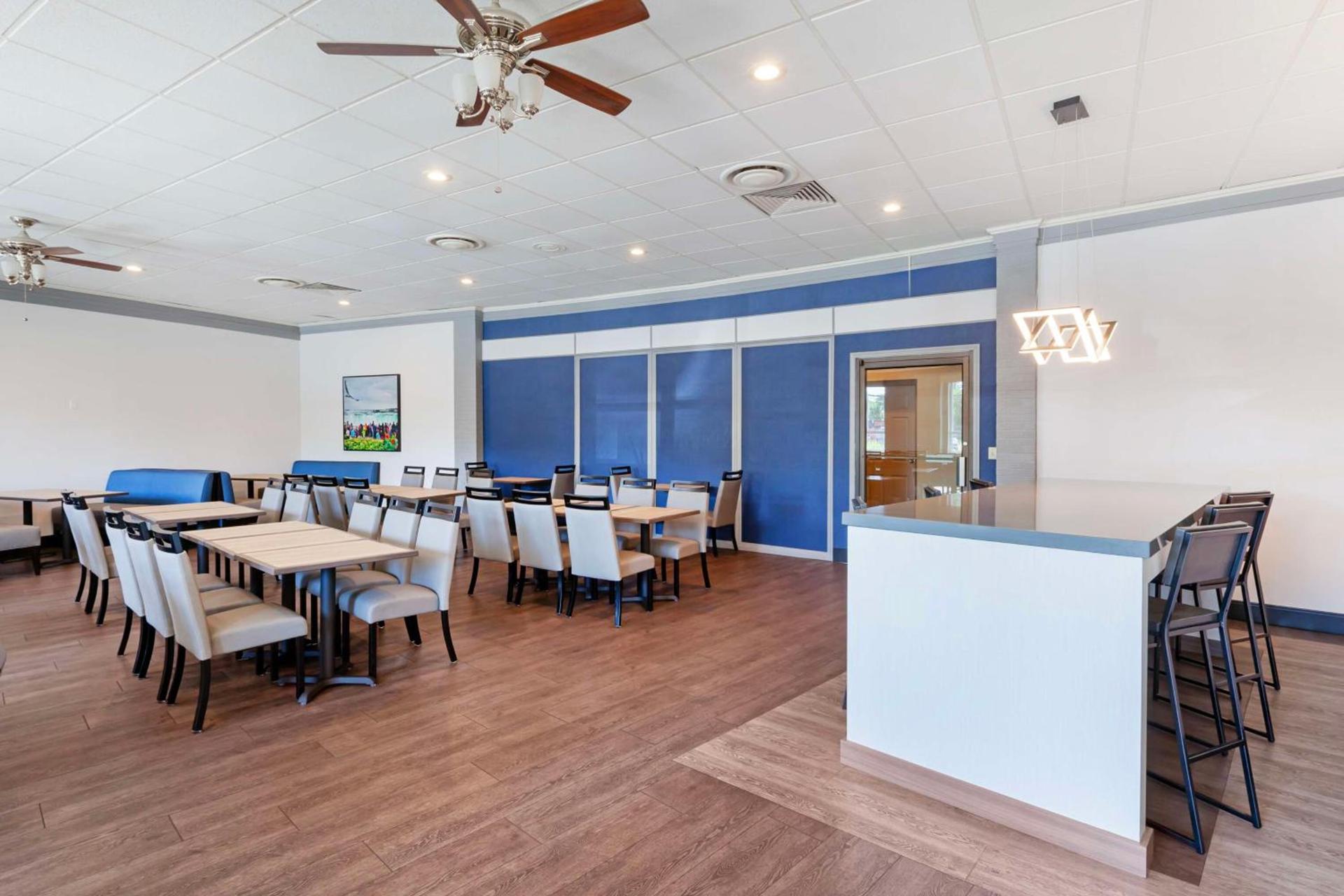 Best Western Summit Inn photo 40