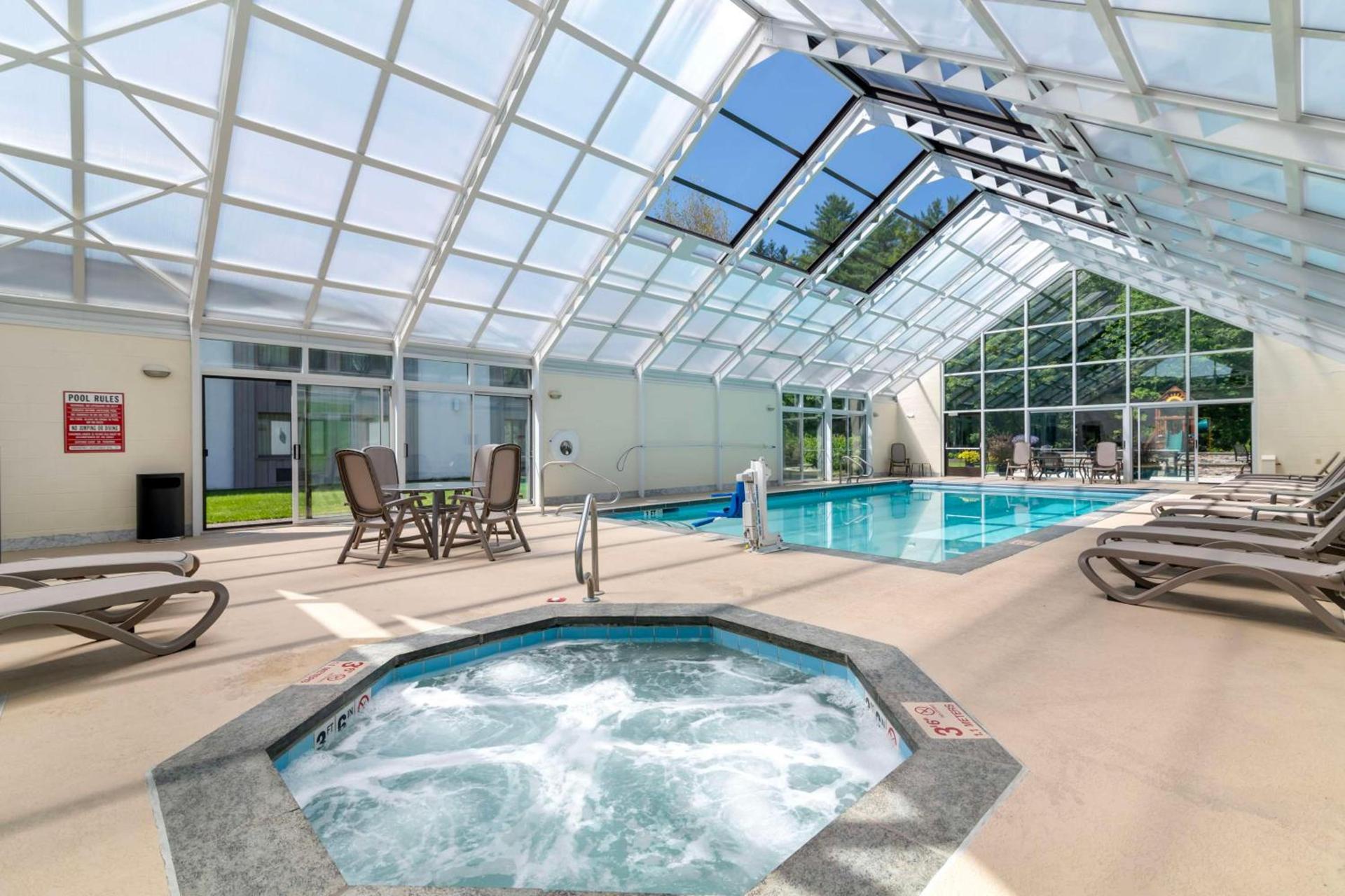 Best Western Plus Waterbury - Stowe photo 5