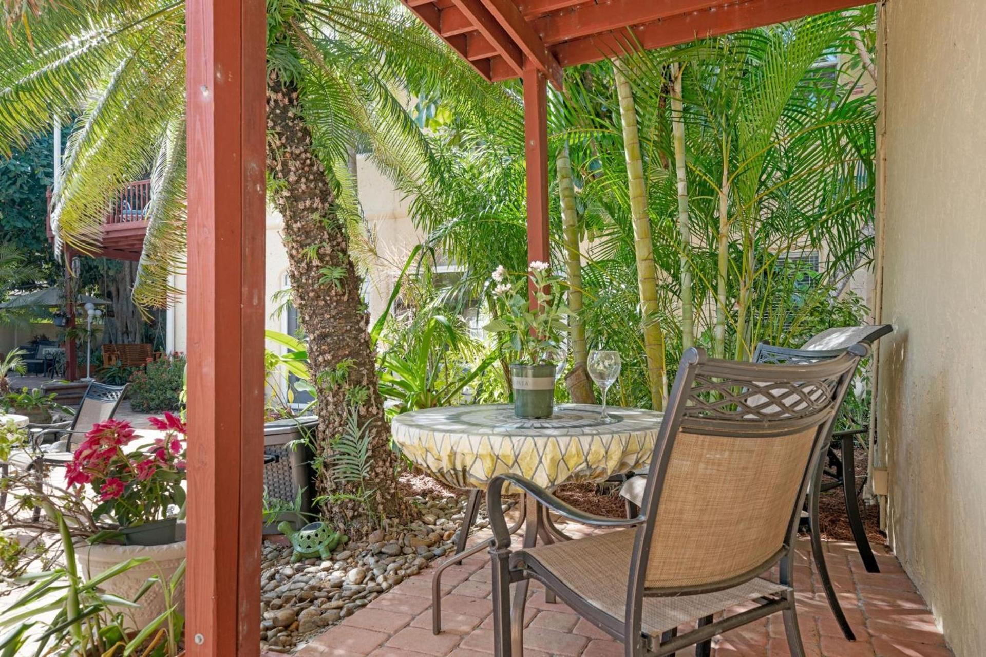 Banyan House Vacation Rentals photo 20