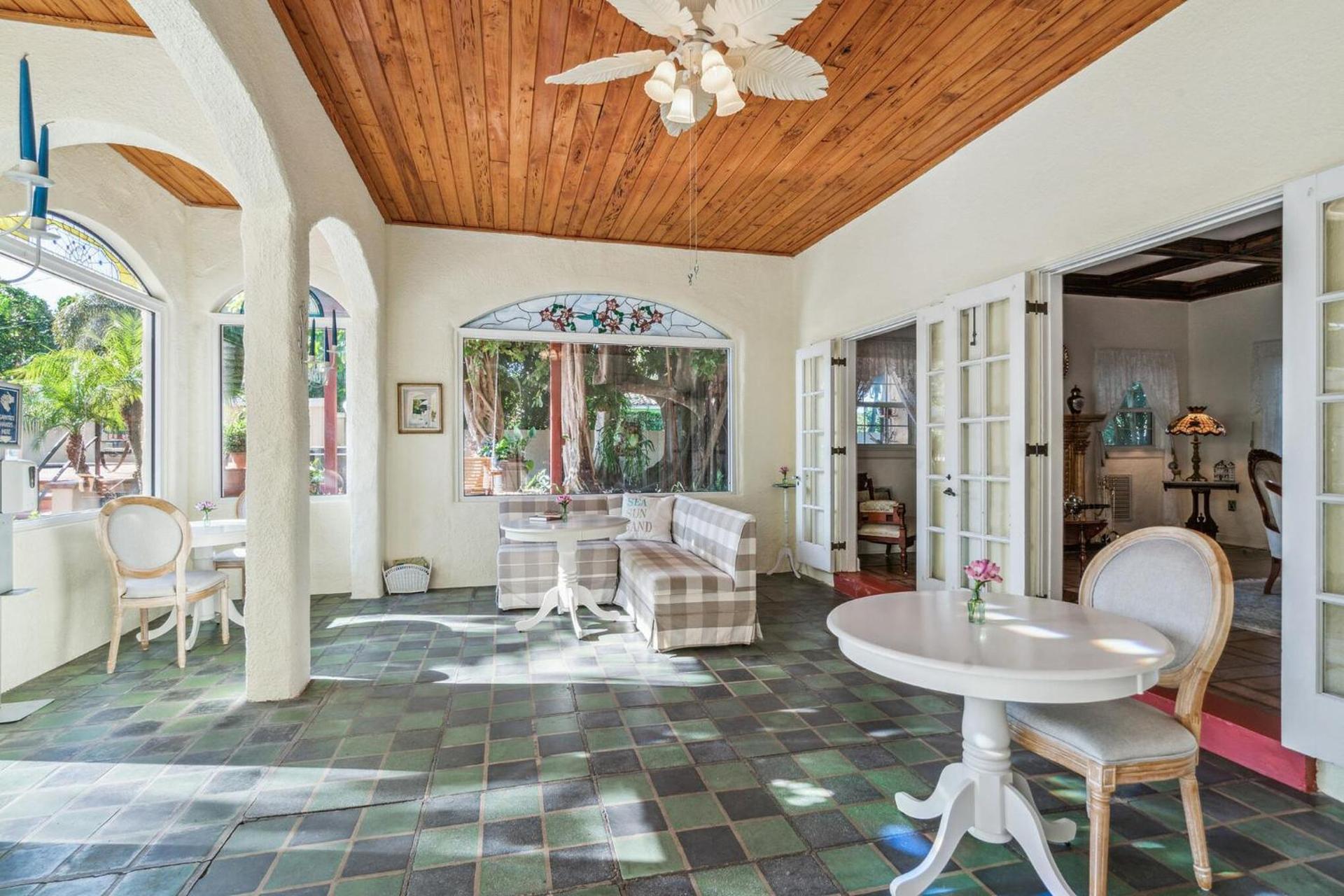 Banyan House Vacation Rentals photo 6