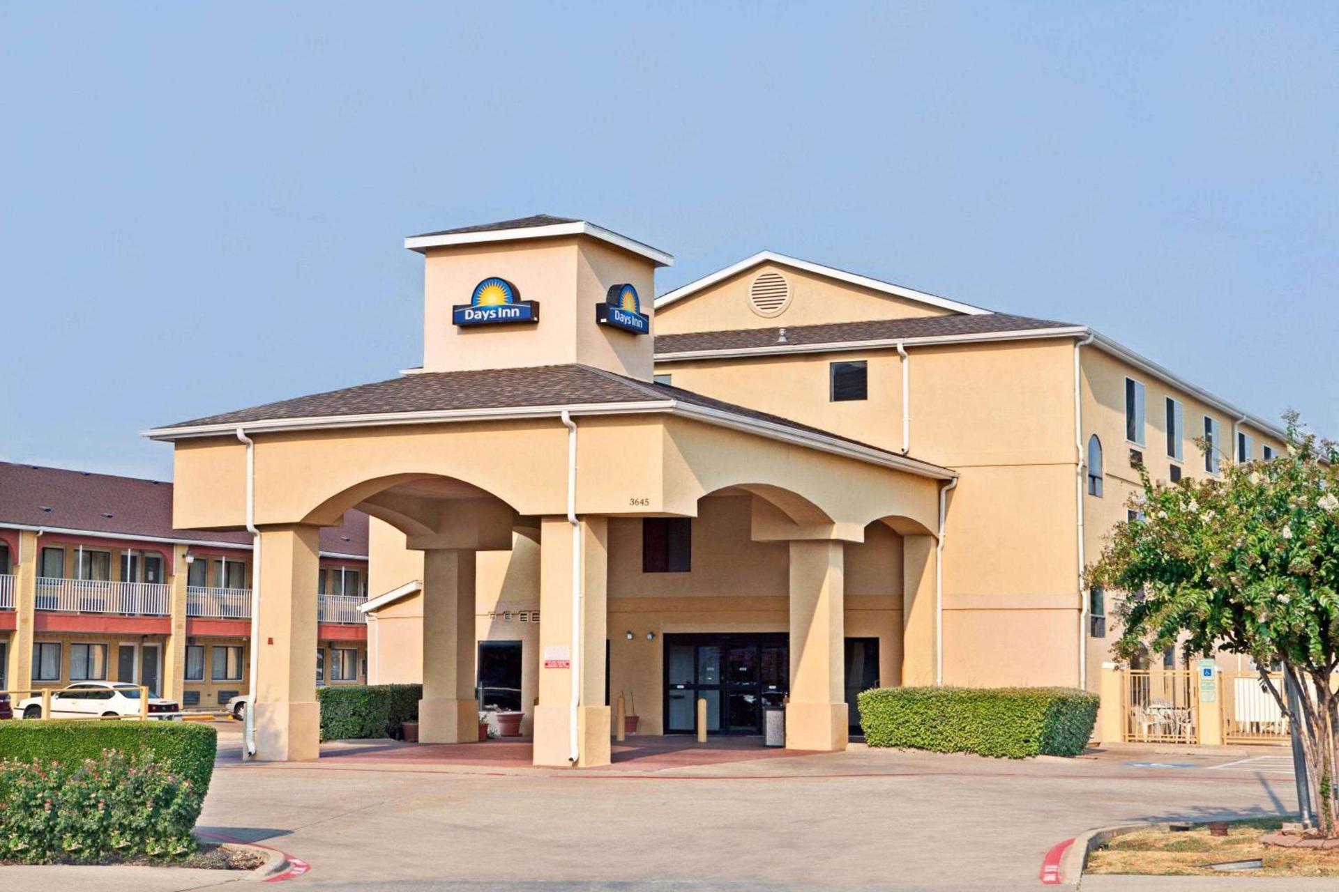 Days Inn by Wyndham Dallas Garland West photo 3