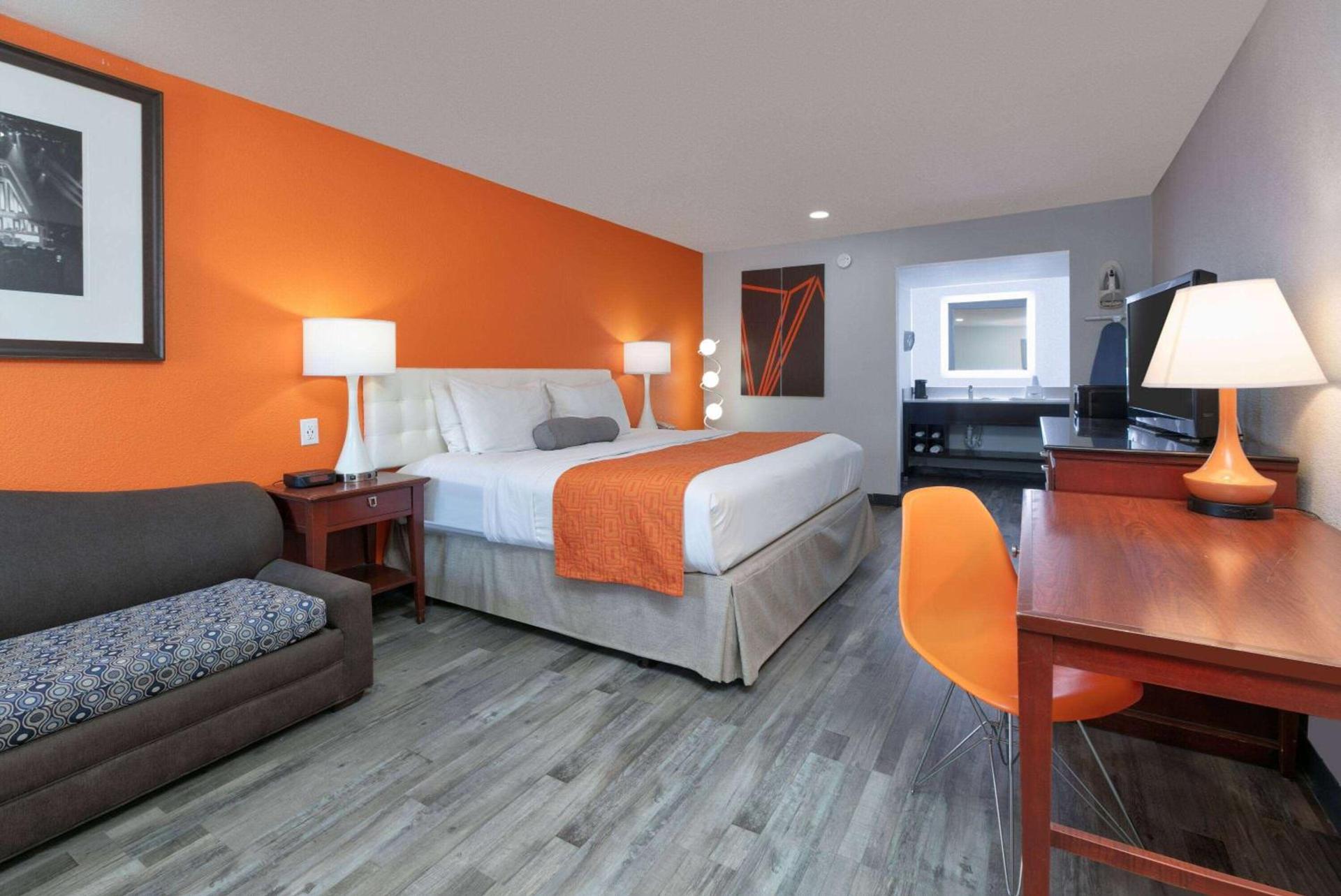 Howard Johnson by Wyndham San Marcos photo 23