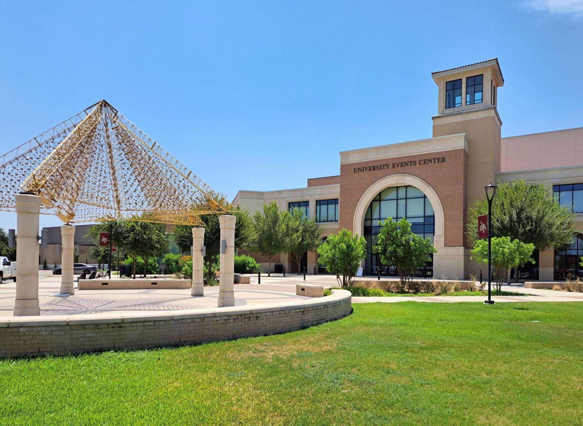 Howard Johnson by Wyndham San Marcos photo 33