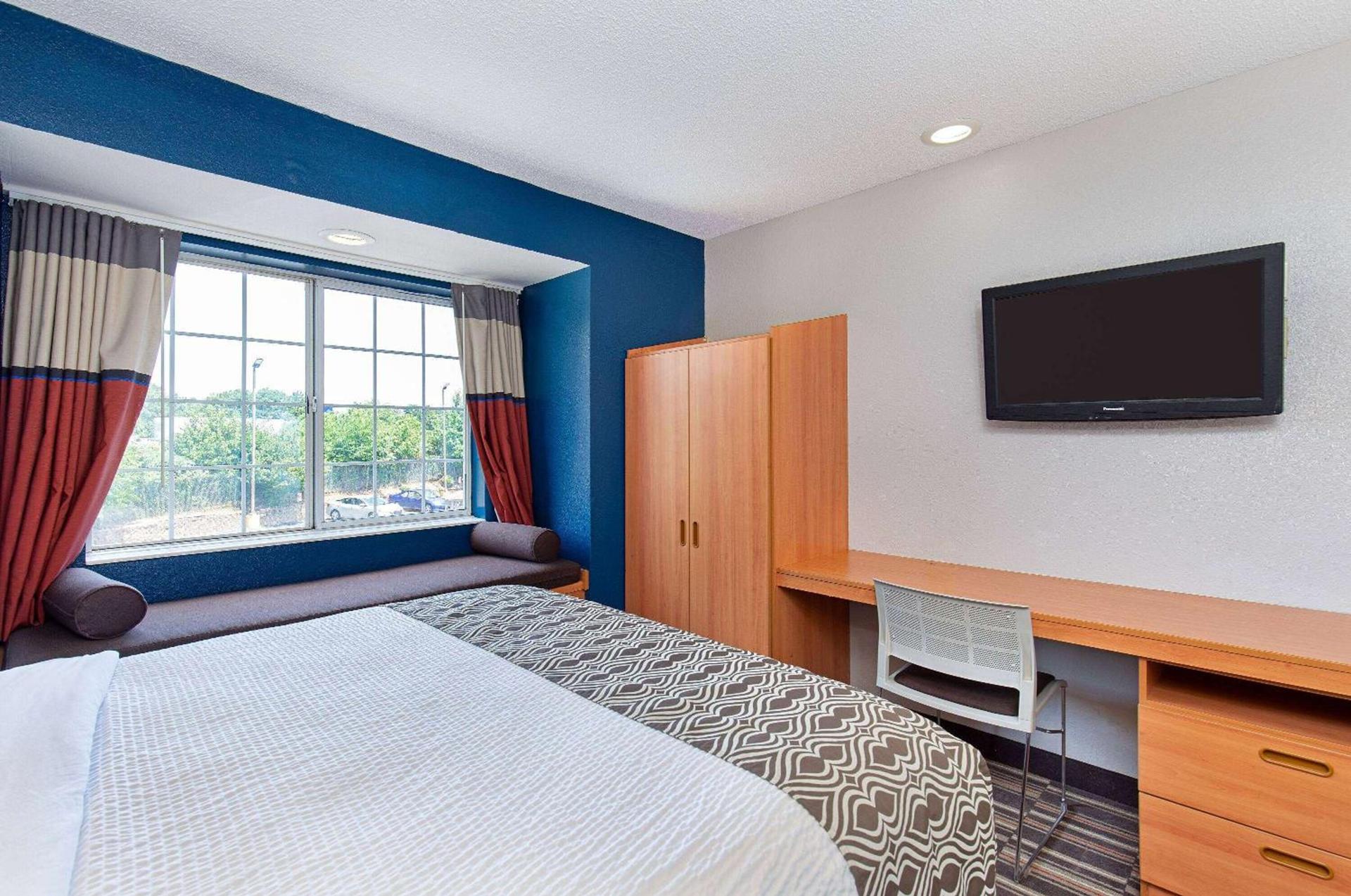 Microtel Inn & Suites by Wyndham Cordova Memphis I-40 East photo 9