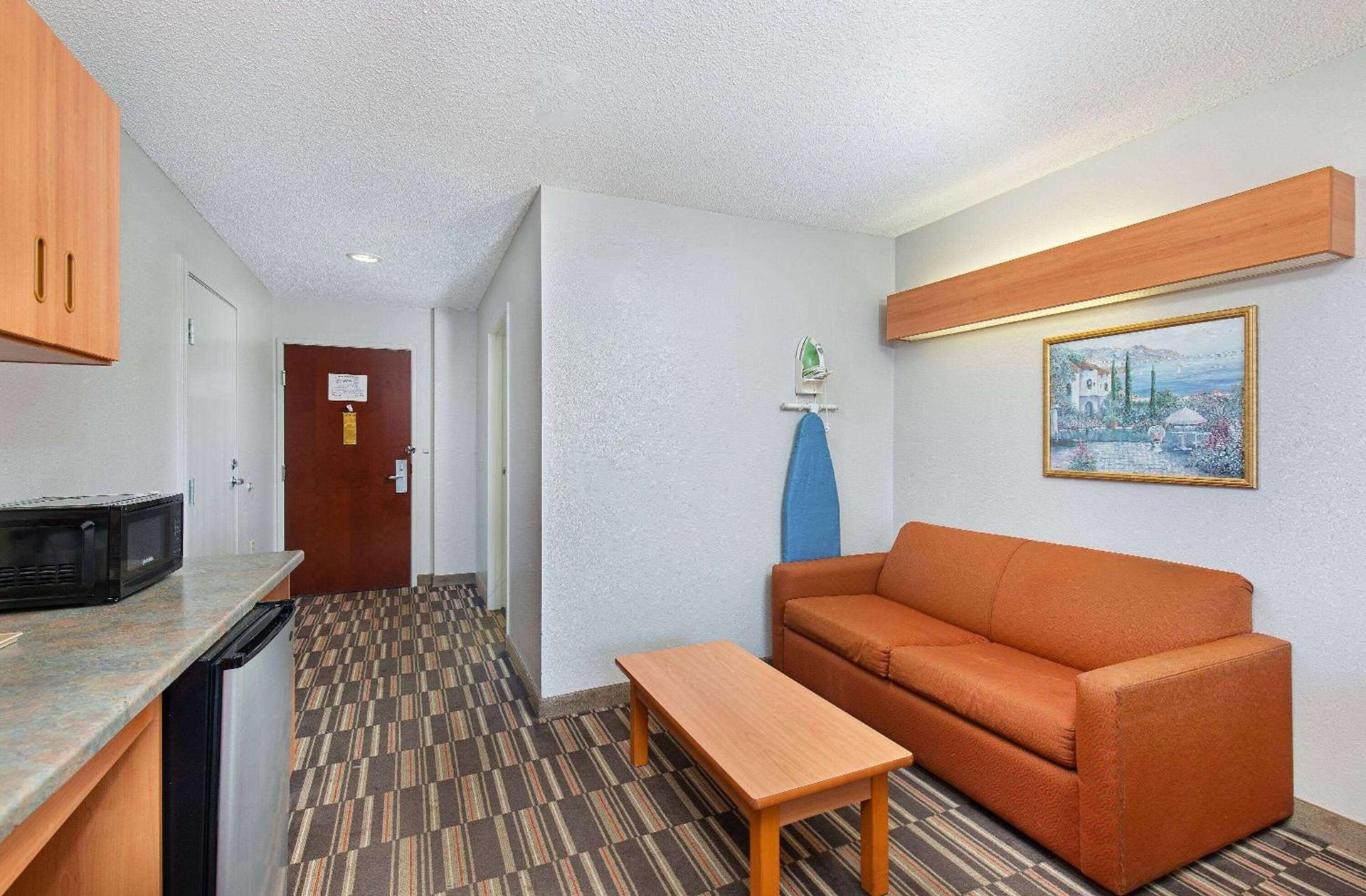 Microtel Inn & Suites by Wyndham Cordova Memphis I-40 East photo 18