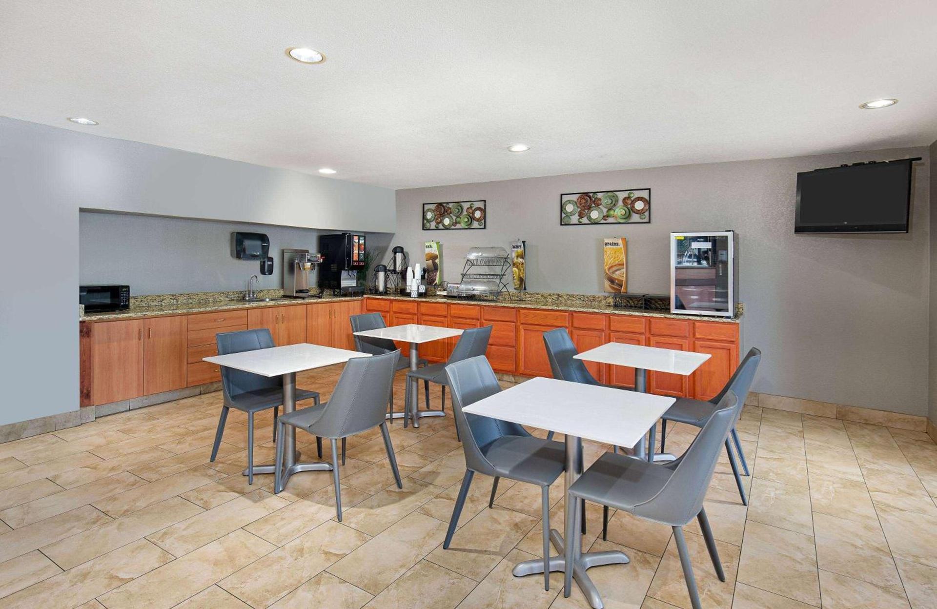 Microtel Inn & Suites by Wyndham Cordova Memphis I-40 East photo 23