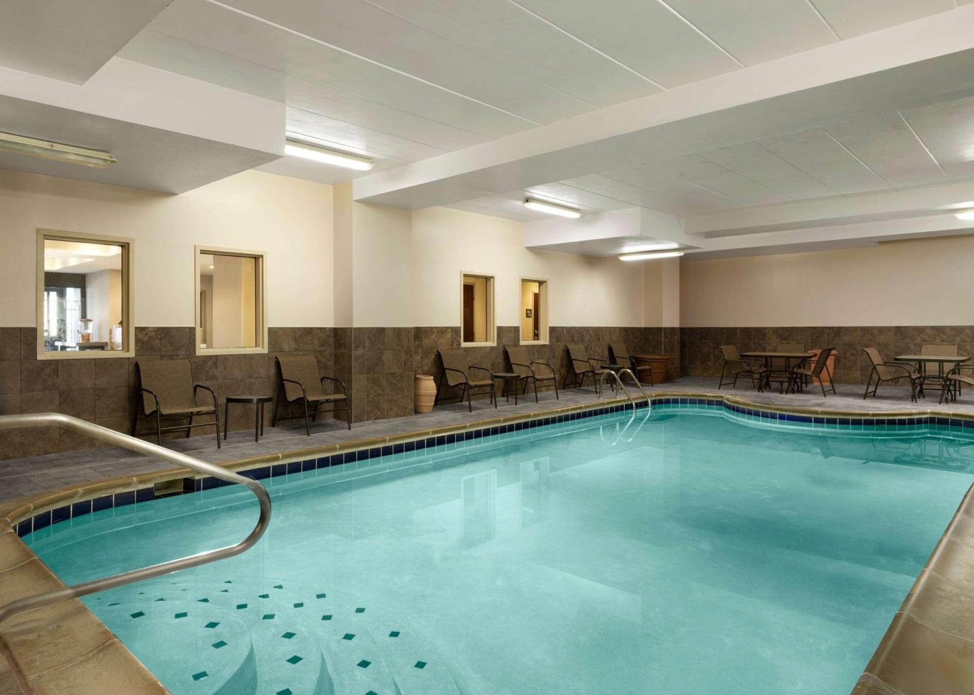 Hampton Inn Troy photo 2