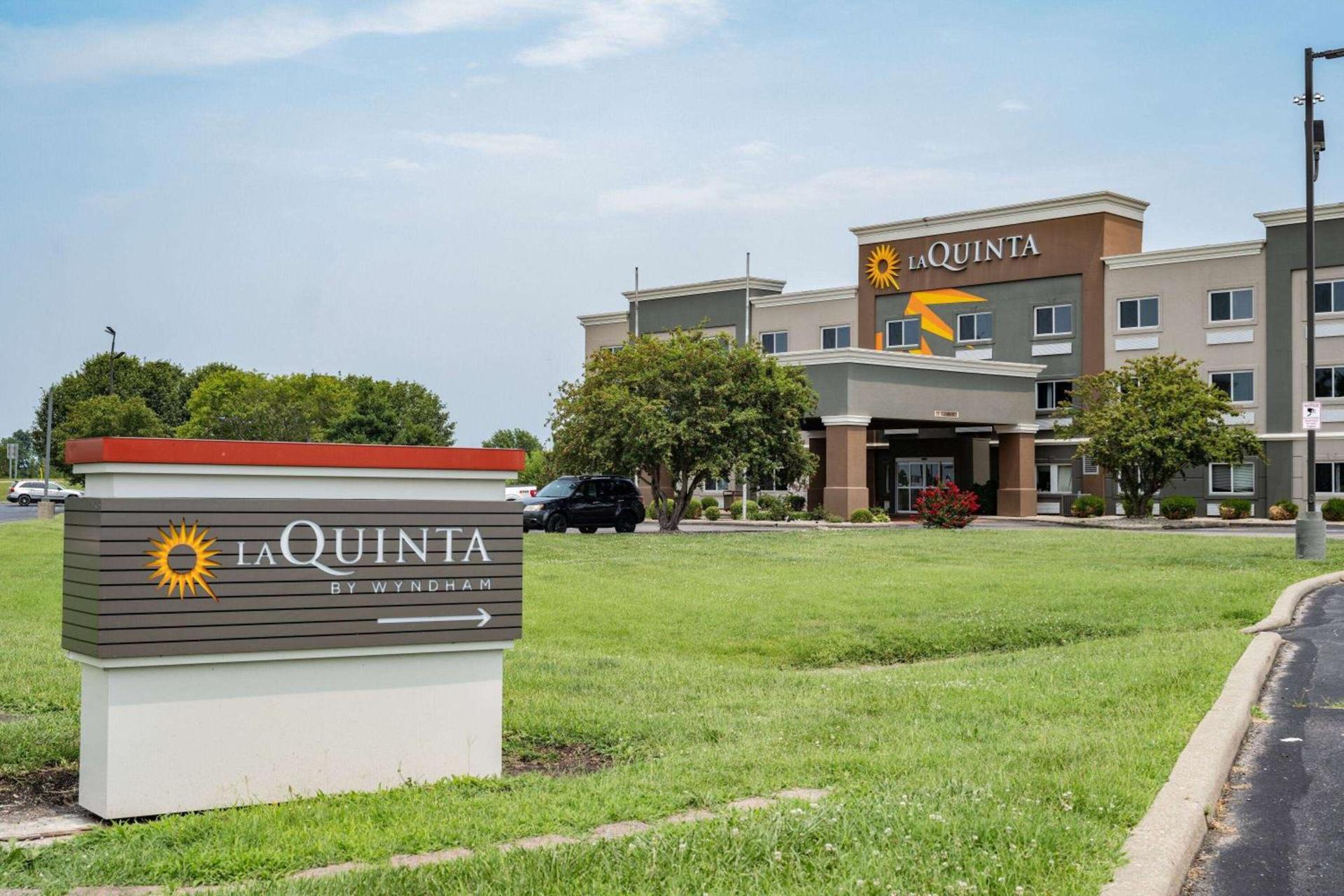 La Quinta by Wyndham Evansville photo 12