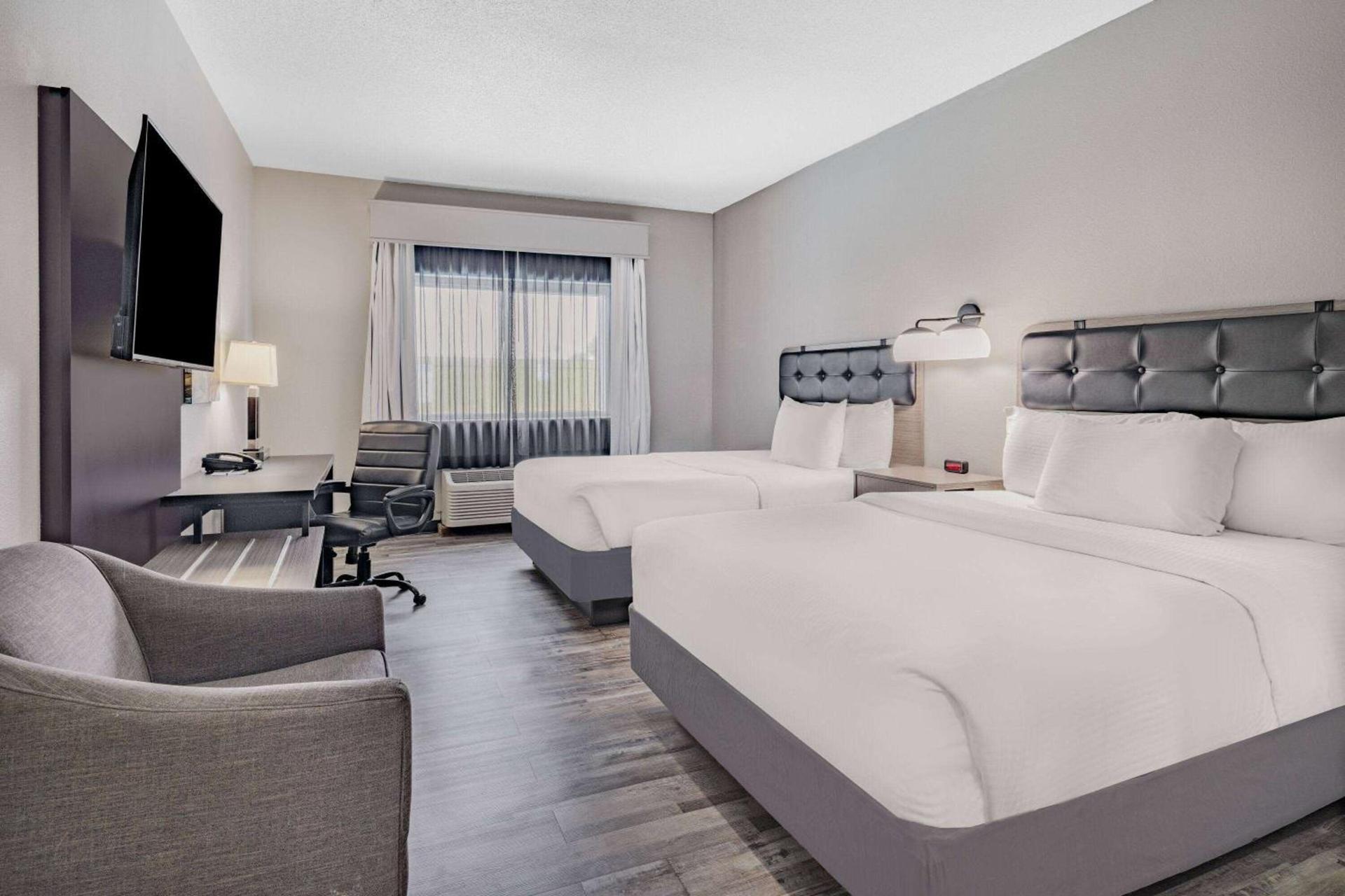 La Quinta by Wyndham Evansville photo 3