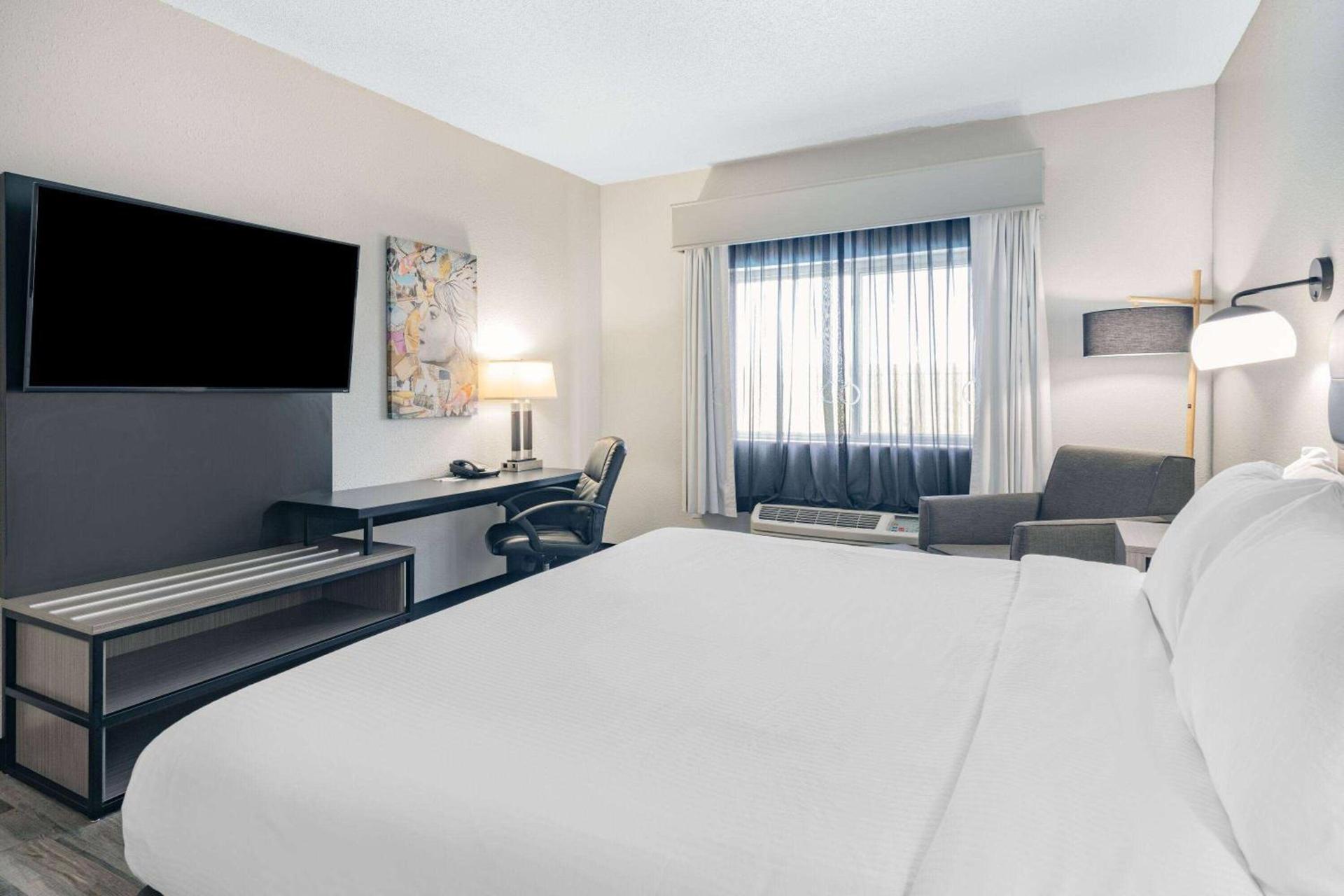 La Quinta by Wyndham Evansville photo 5