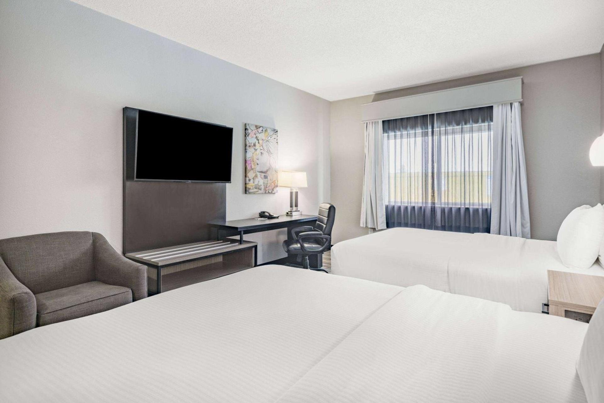 La Quinta by Wyndham Evansville photo 6