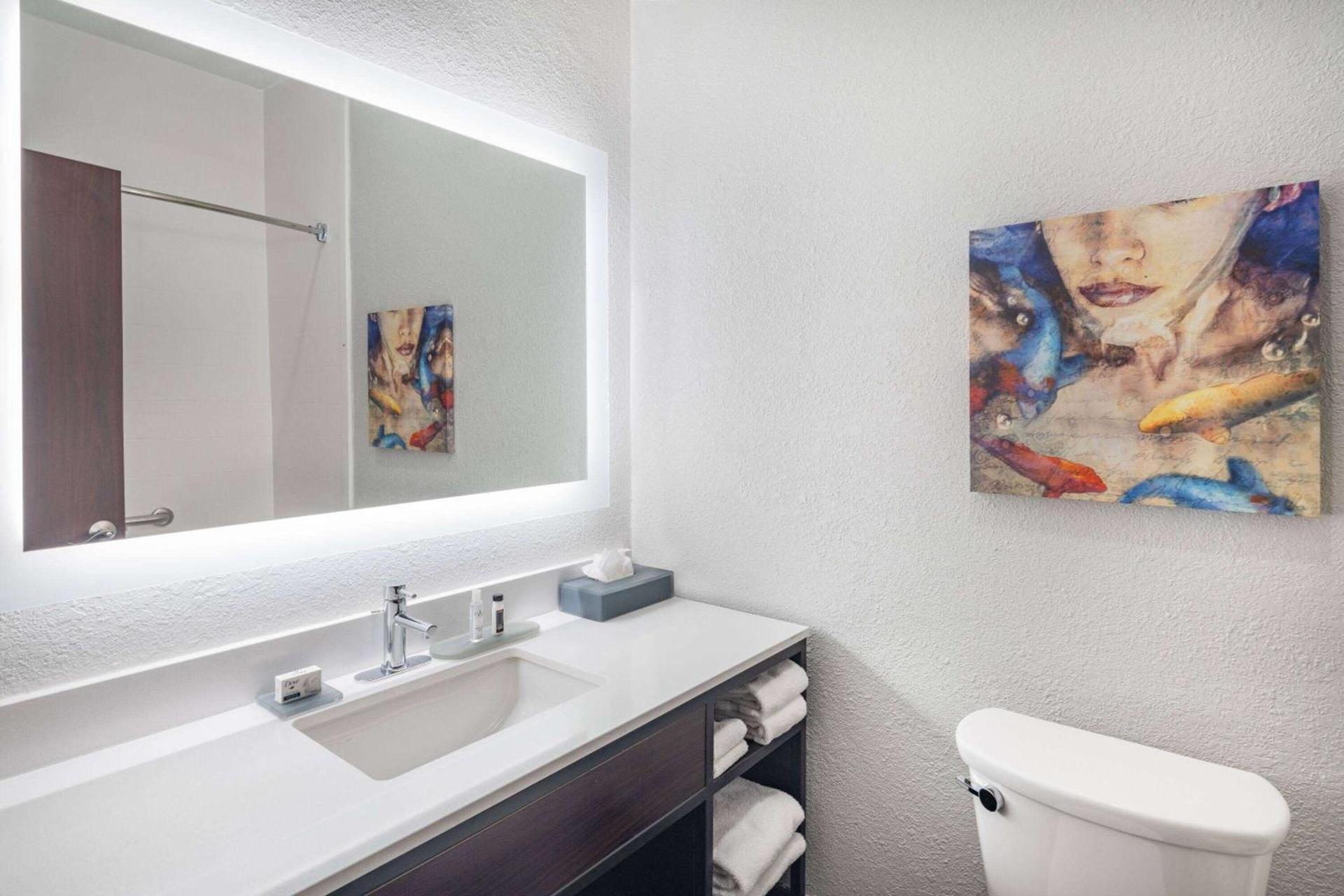 La Quinta by Wyndham Evansville photo 10