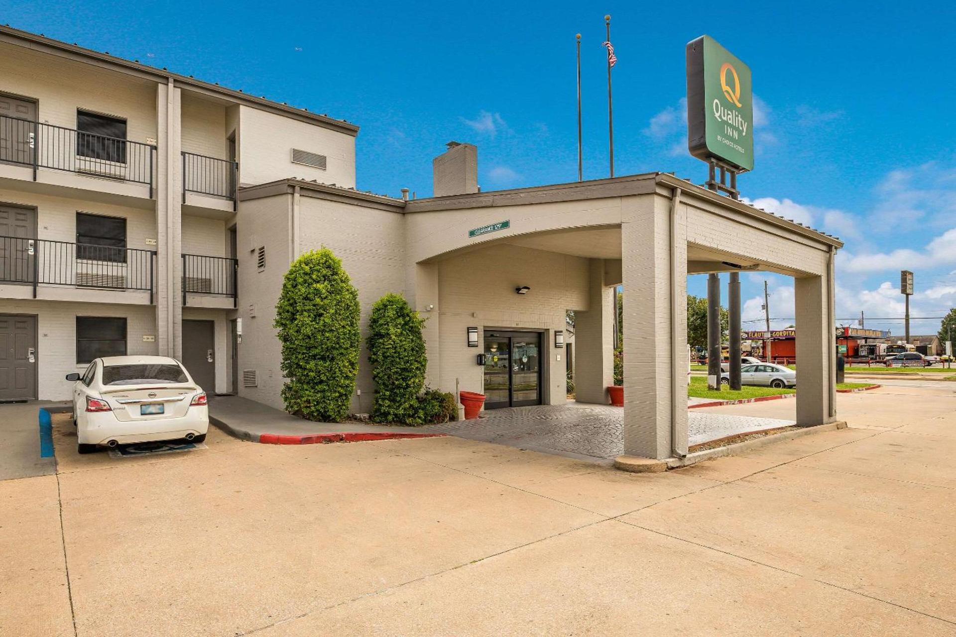 Quality Inn Tulsa Central photo 2