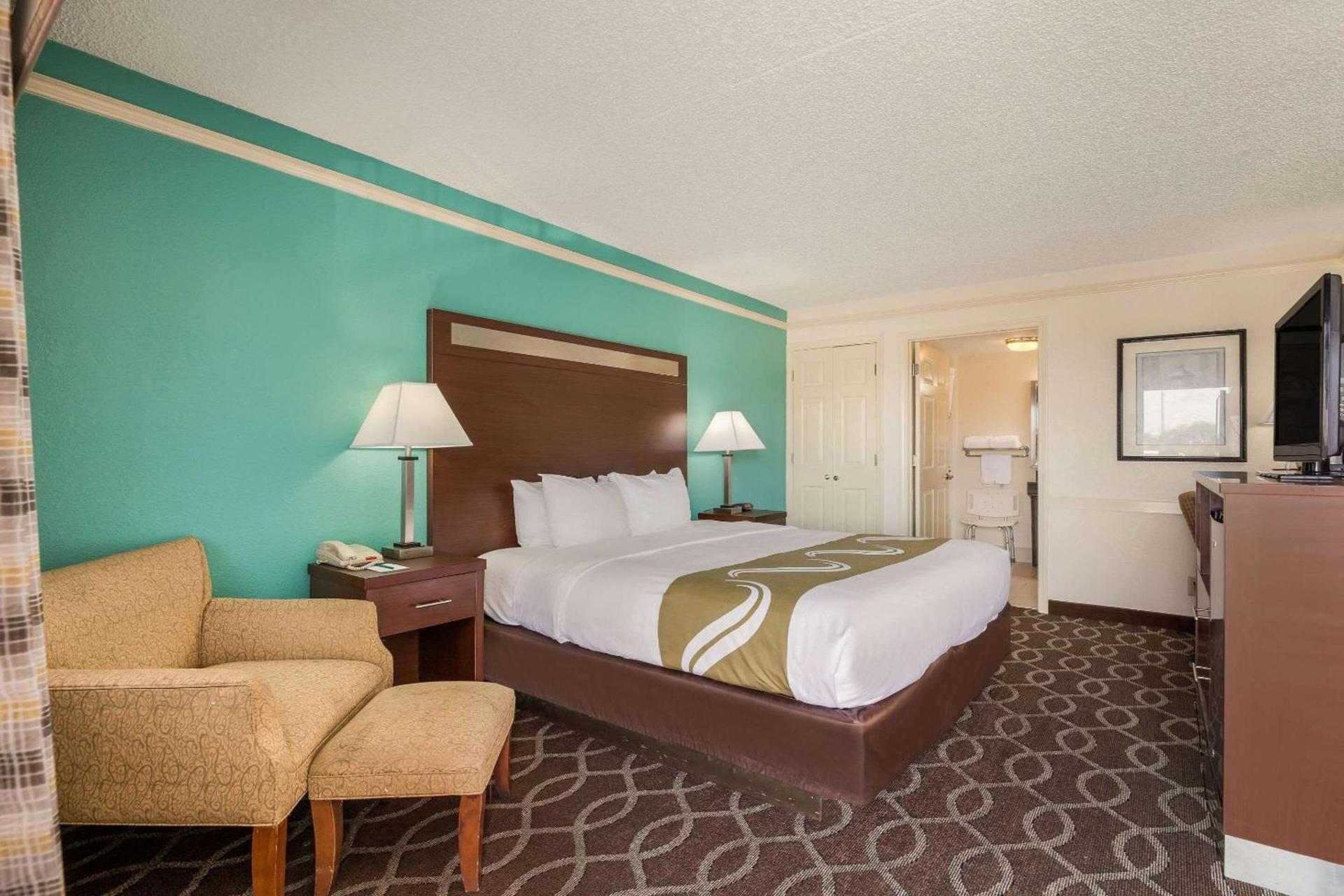 Quality Inn Tulsa Central photo 17