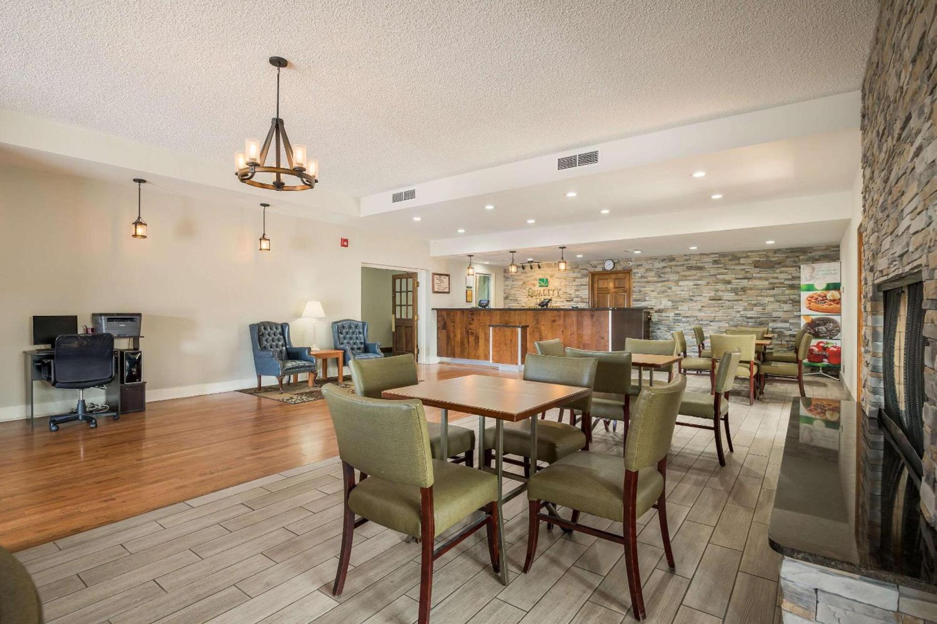 Quality Inn Tulsa Central photo 29