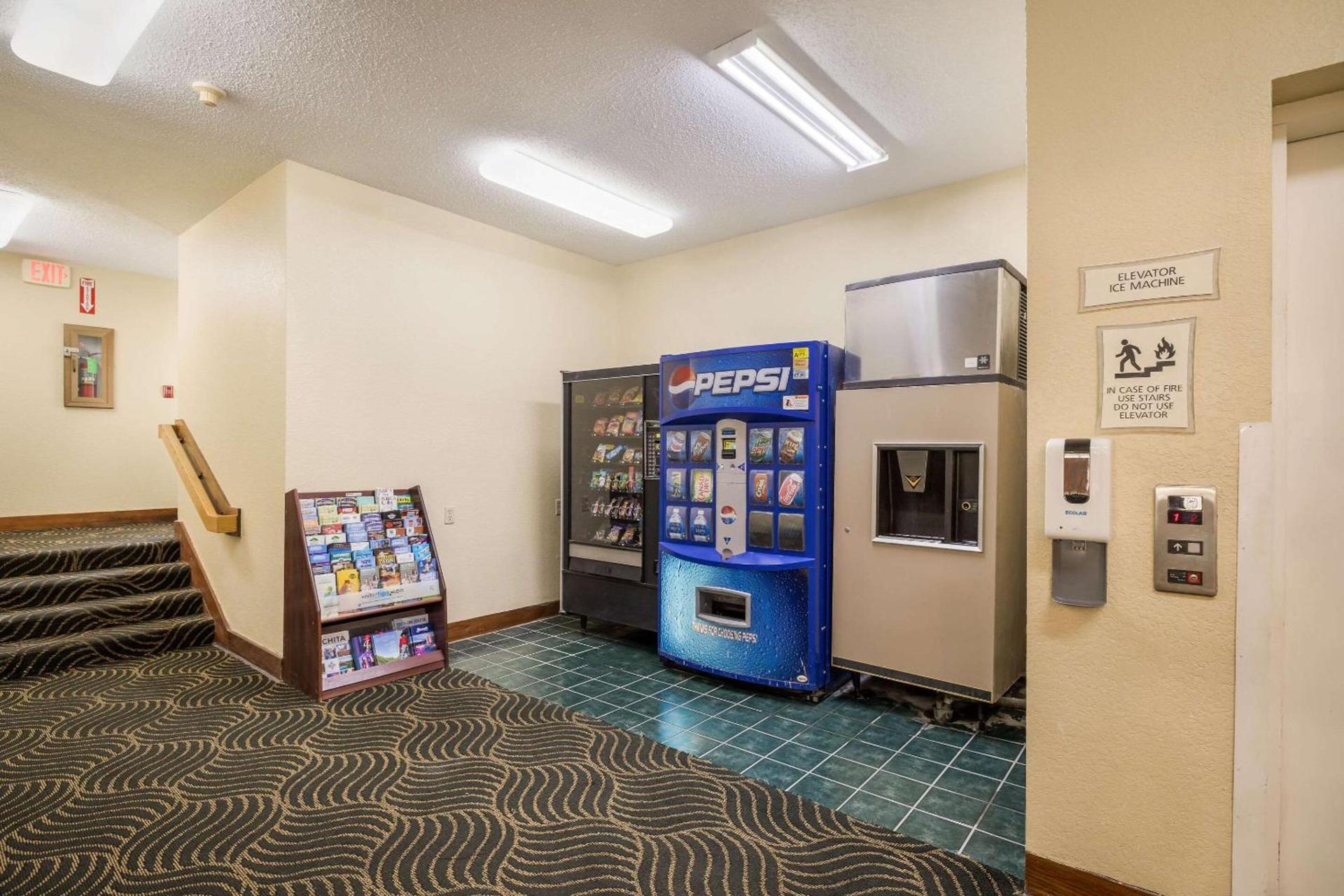 Quality Inn Tulsa Central photo 34