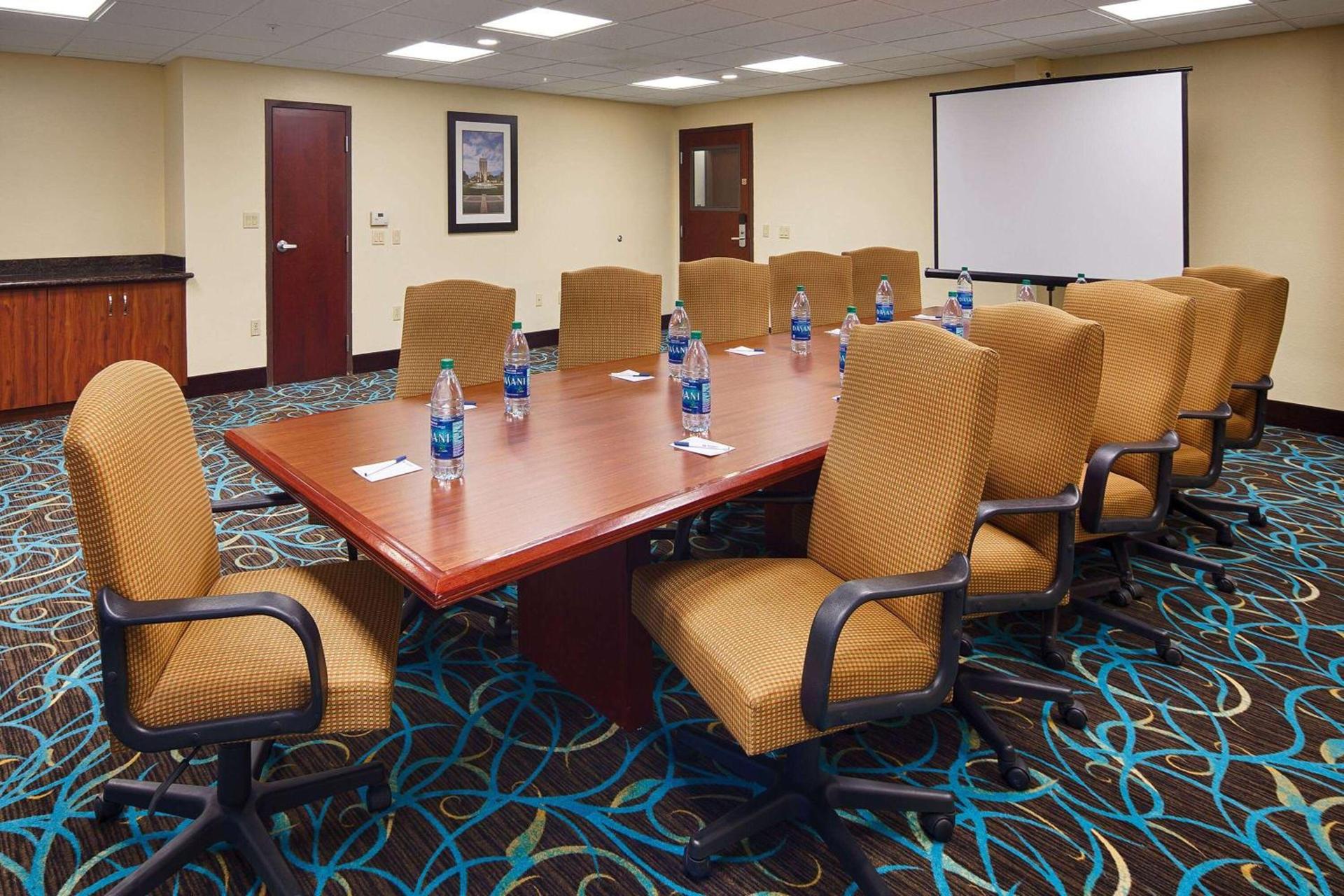 Days Inn & Suites by Wyndham Sam Houston Tollway photo 15