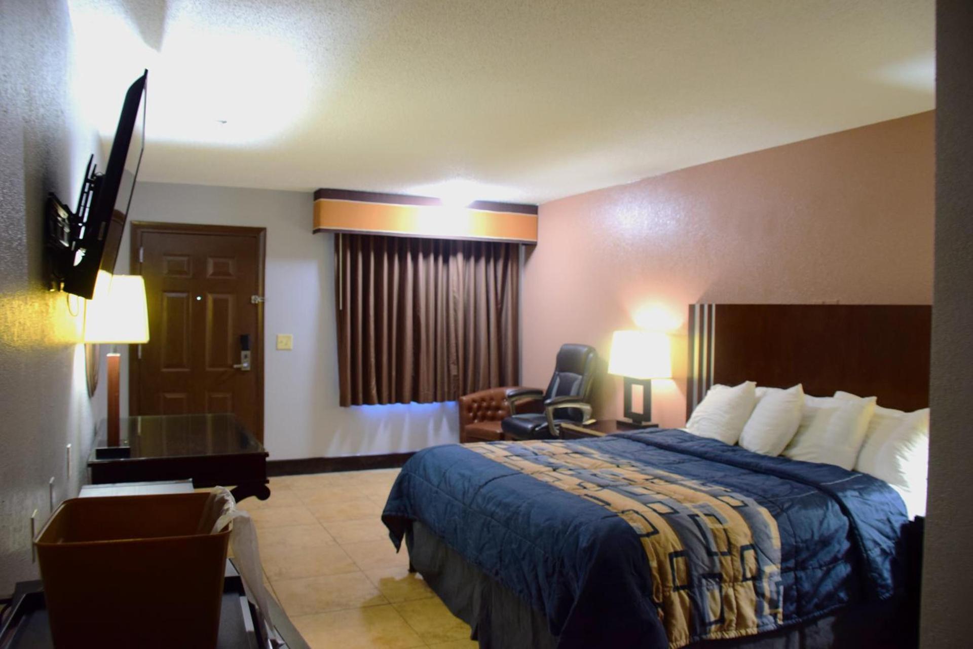 Flamingo Motel photo 9