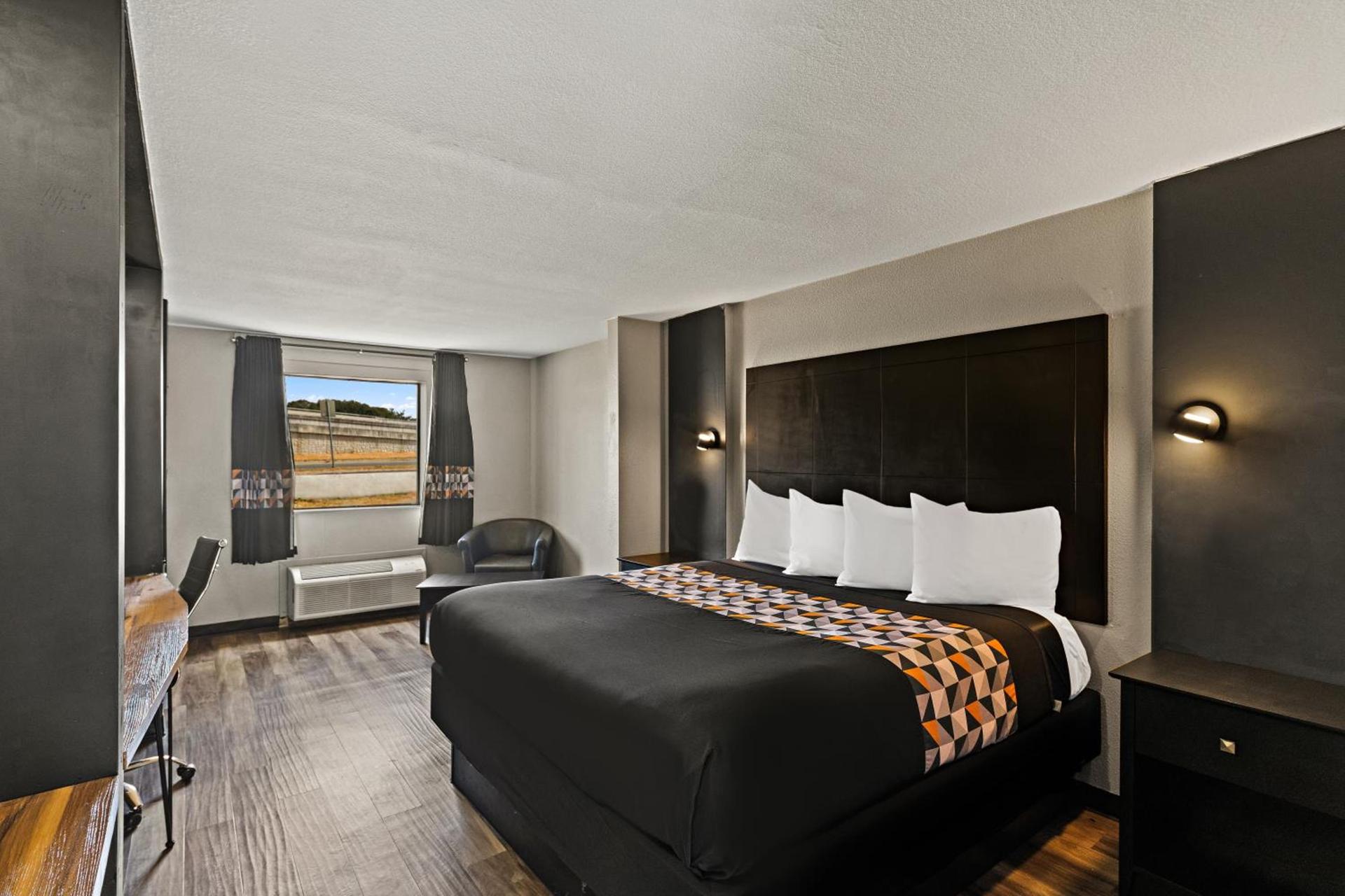 Scottish Inns Austin North photo 17