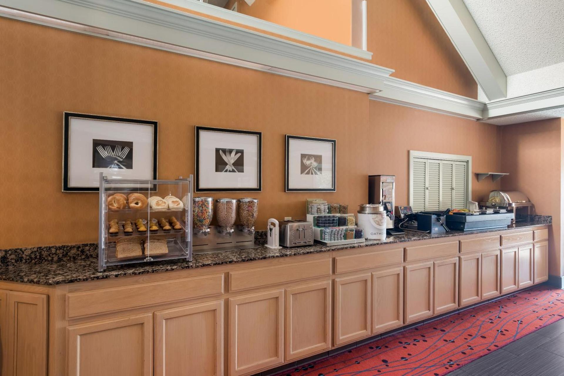 SenS Suites Livermore; SureStay Collection by Best Western photo 2