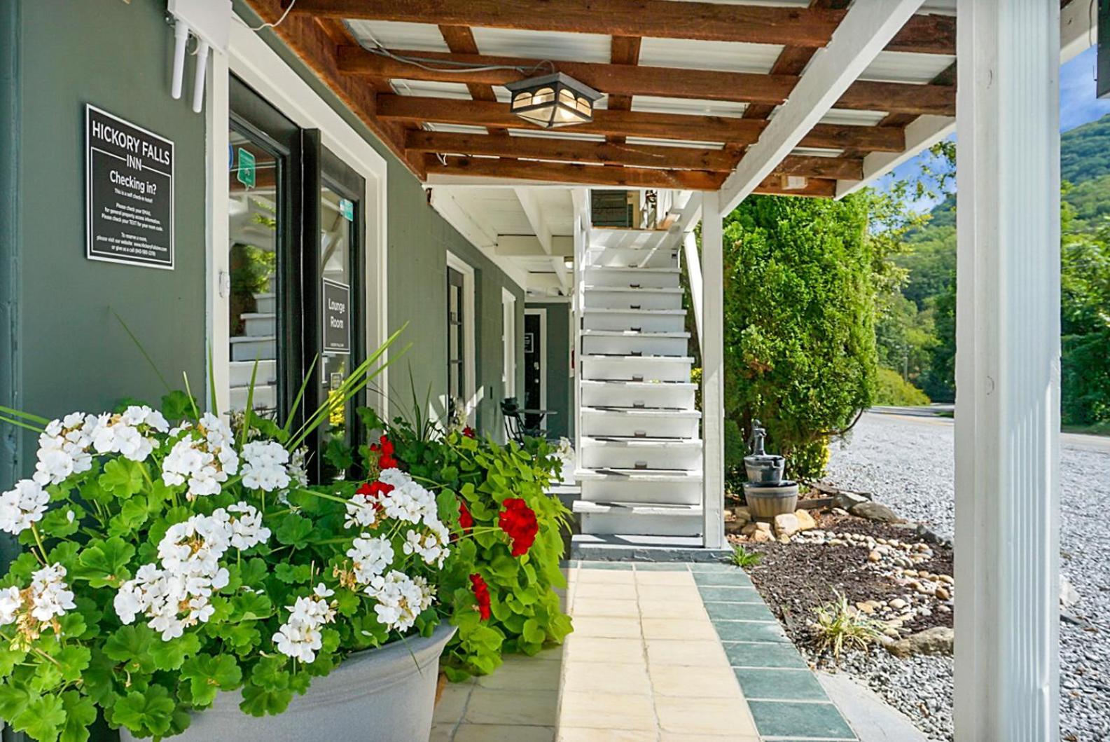Hickory Falls Inn photo 15