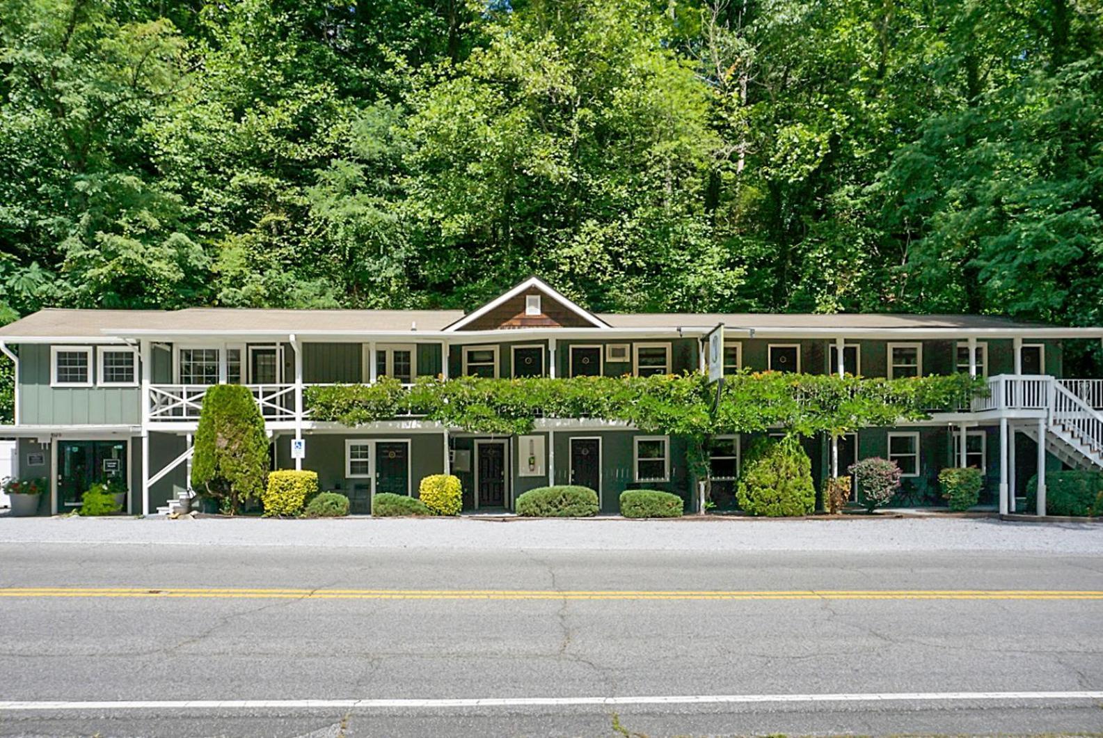 Hickory Falls Inn photo 18