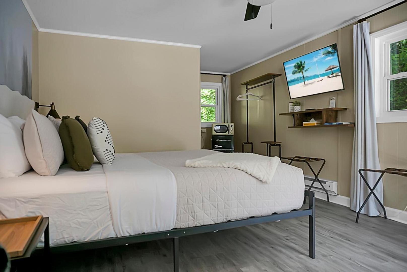 Hickory Falls Inn photo 40