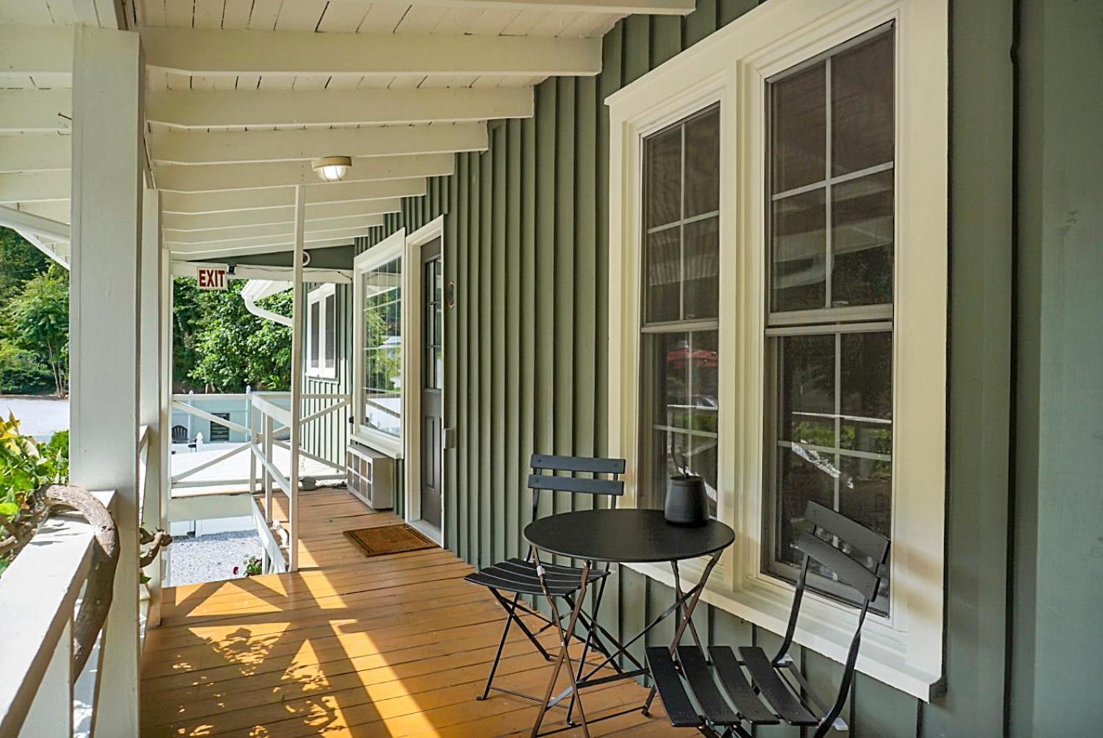Hickory Falls Inn photo 51