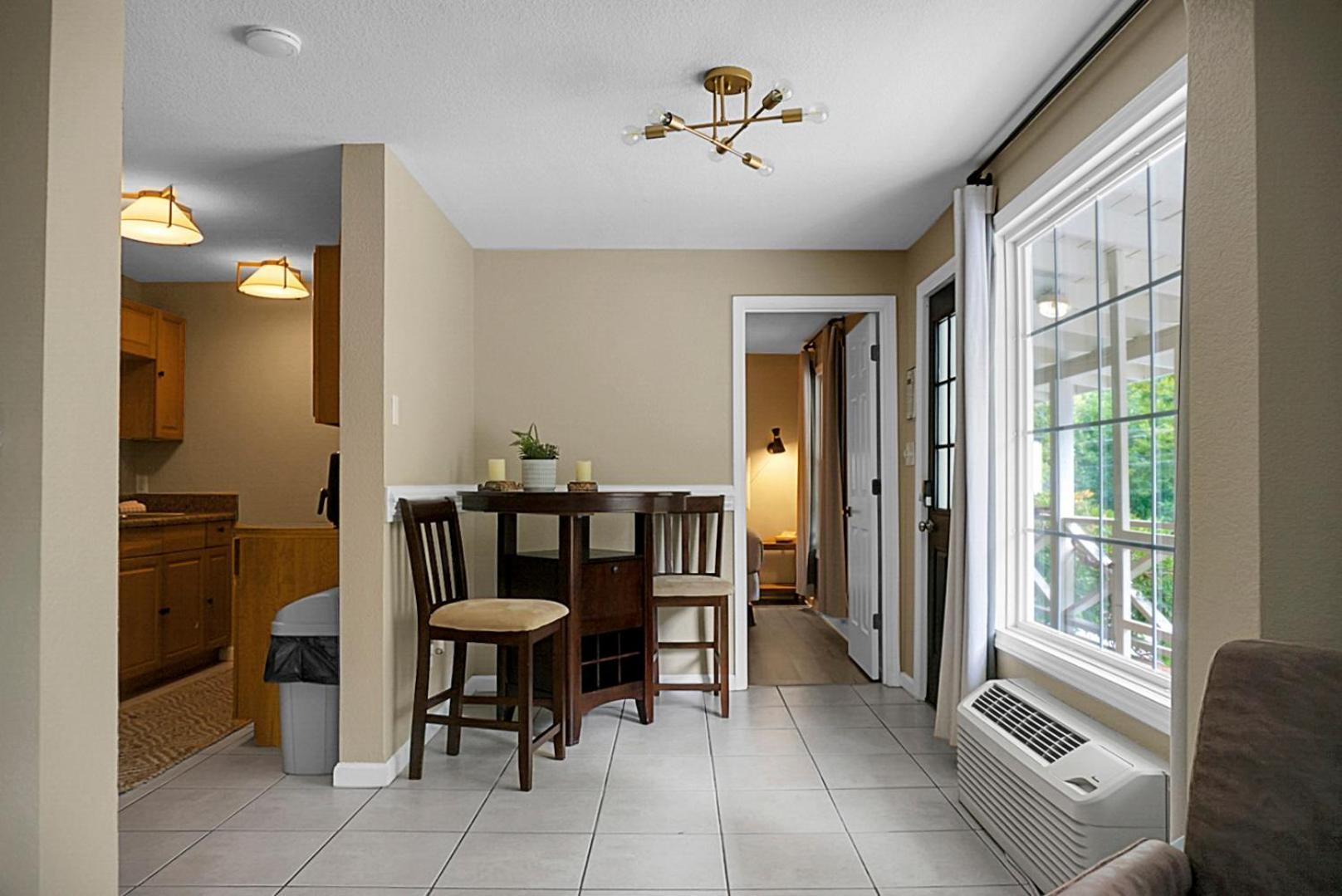 Hickory Falls Inn photo 58