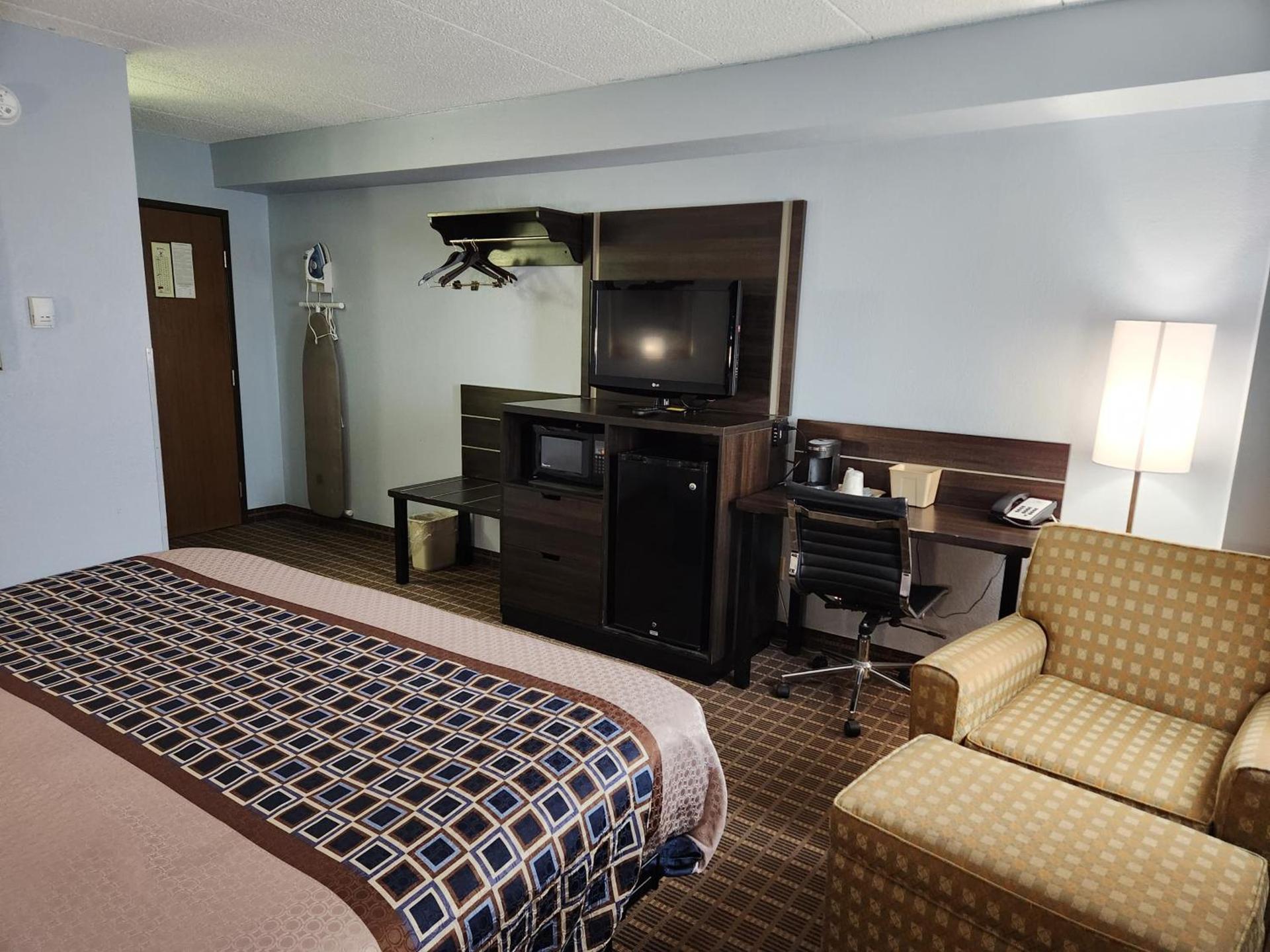 Stillwater Inn & Suites photo 28