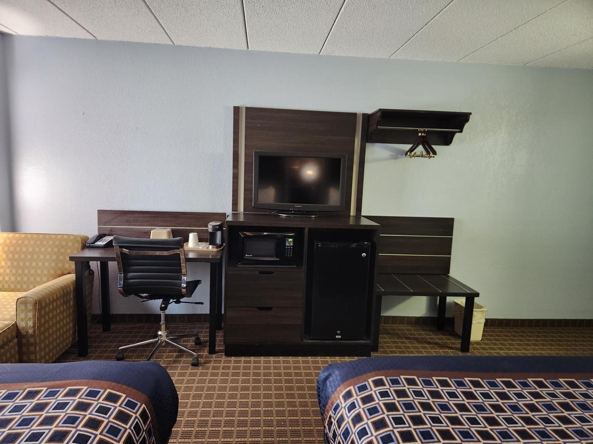Stillwater Inn & Suites photo 30
