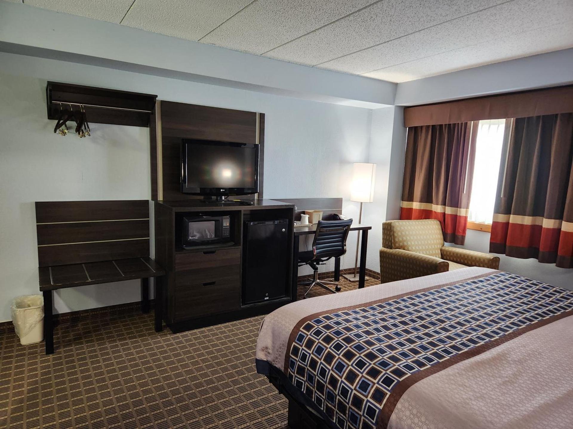 Stillwater Inn & Suites photo 23