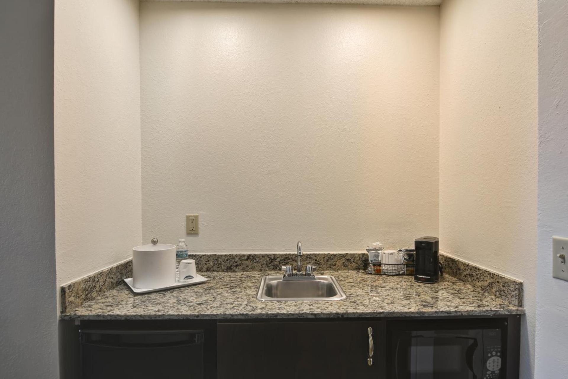 Hampton Inn & Suites Boynton Beach photo 43