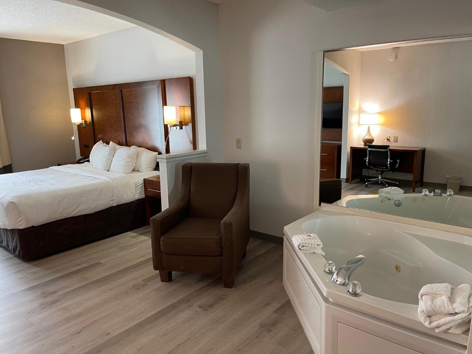 Comfort Suites Salisbury I-85 photo 36