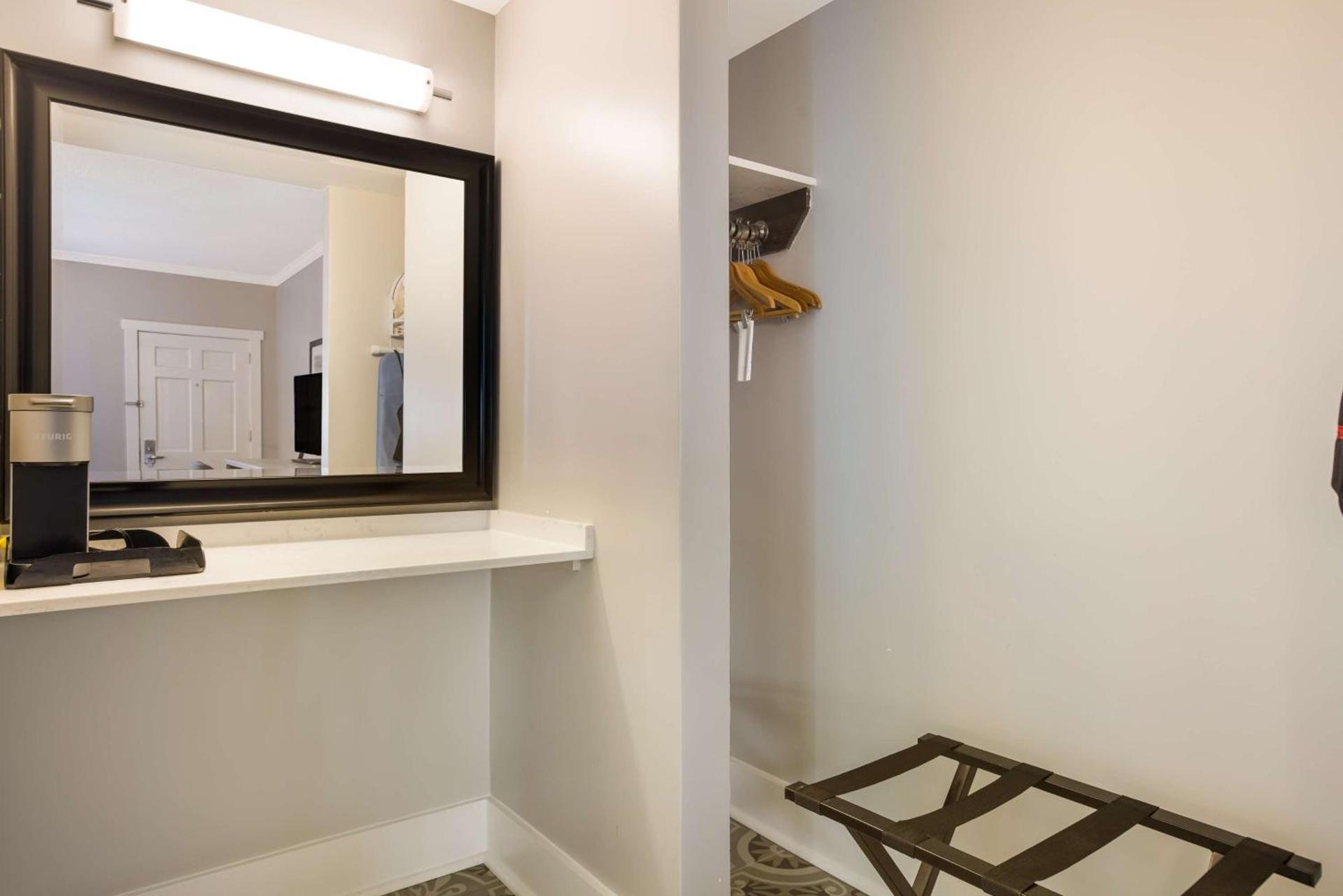 Best Western Sea Island Inn photo 12