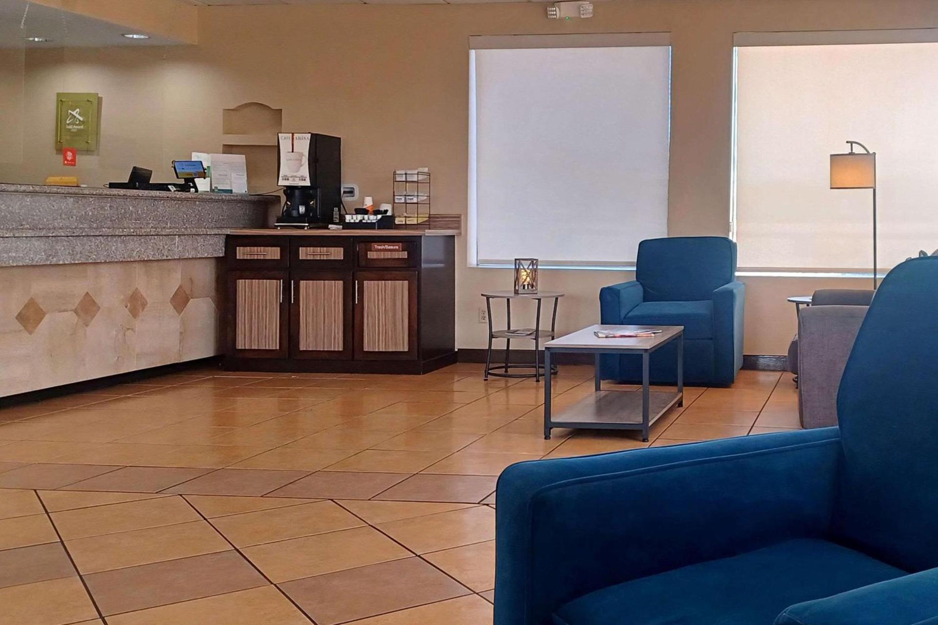 Quality Inn & Suites Airport photo 5