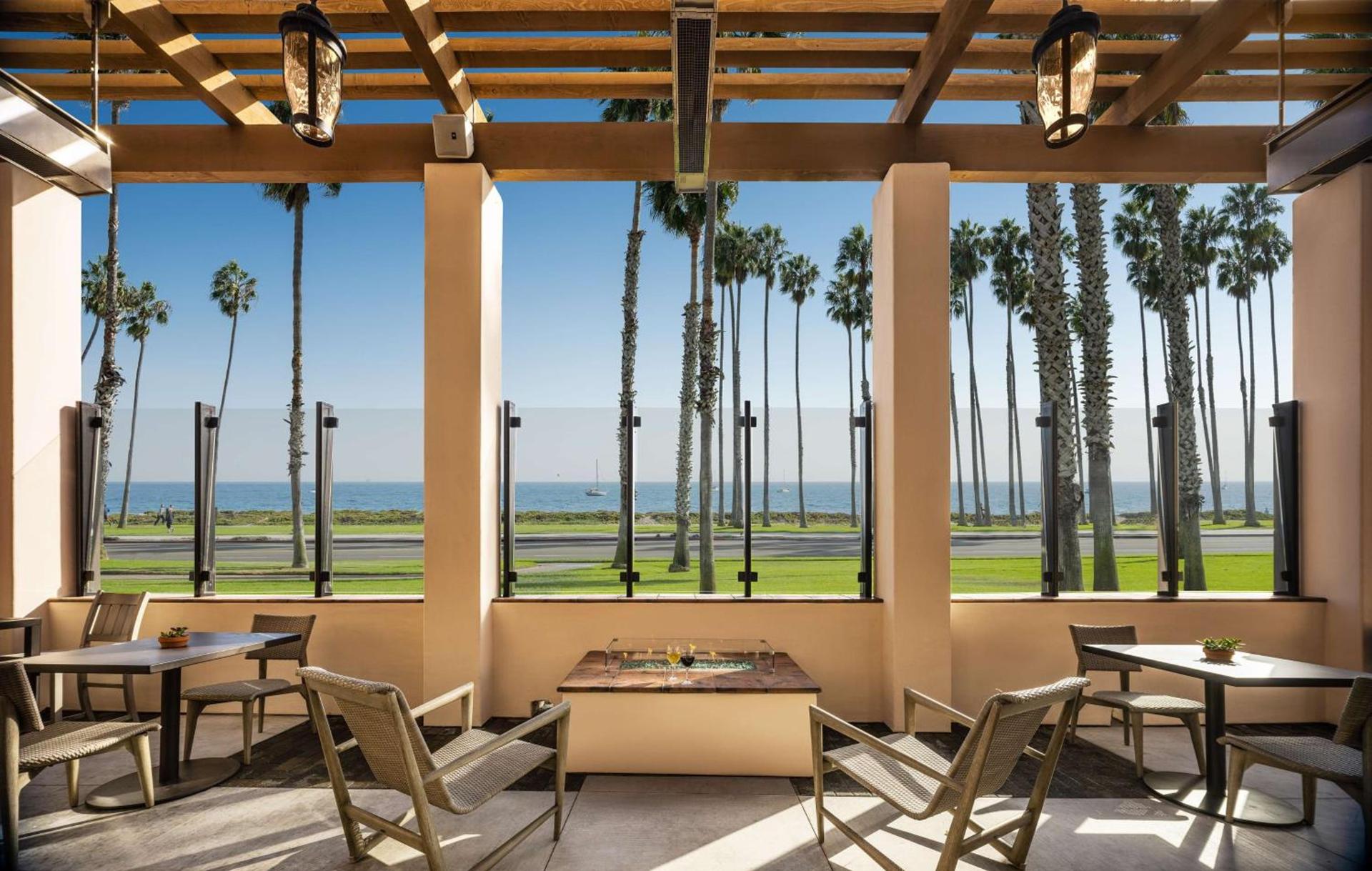 Hilton Santa Barbara Beachfront Resort photo 4