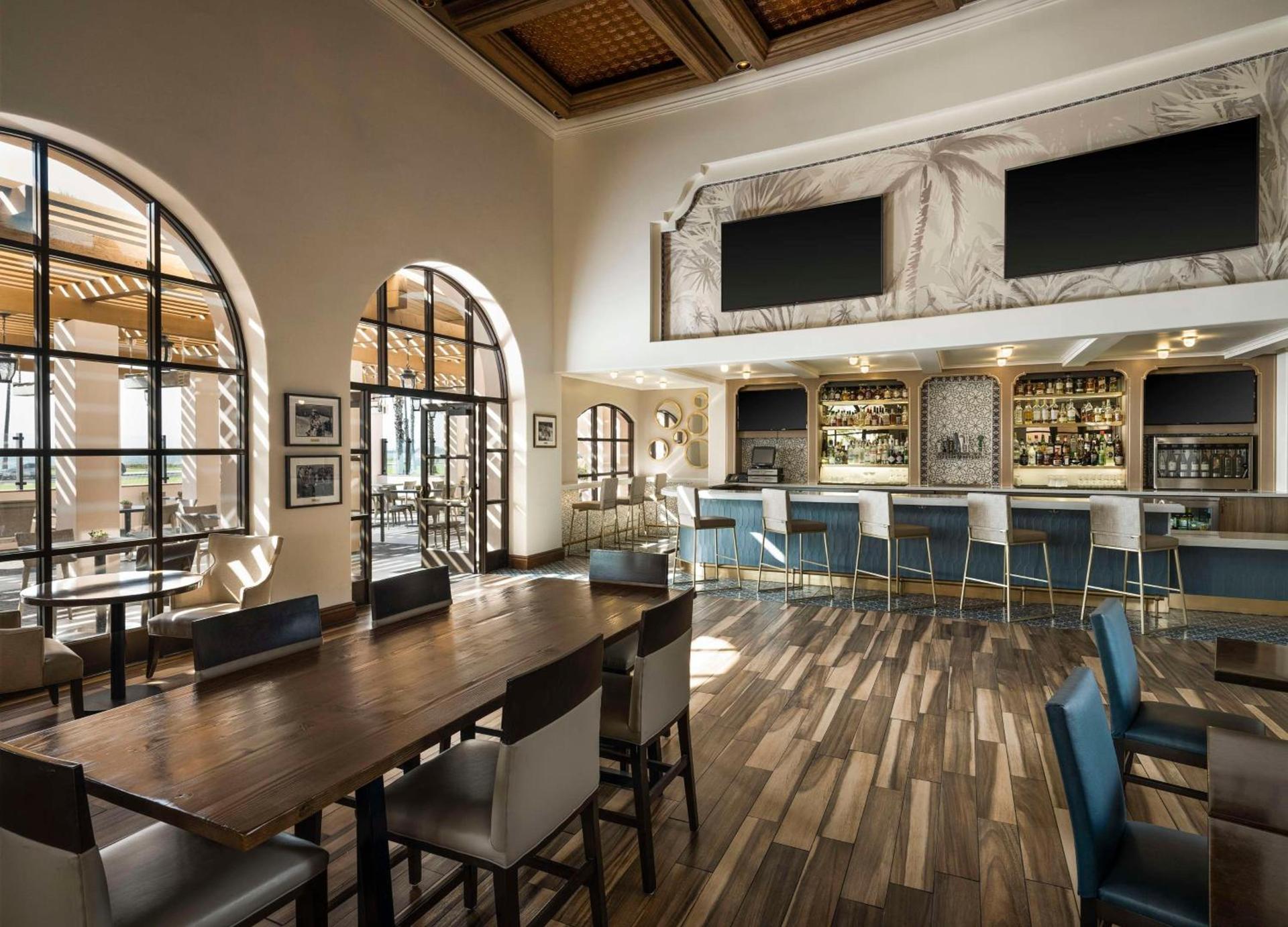 Hilton Santa Barbara Beachfront Resort photo 17