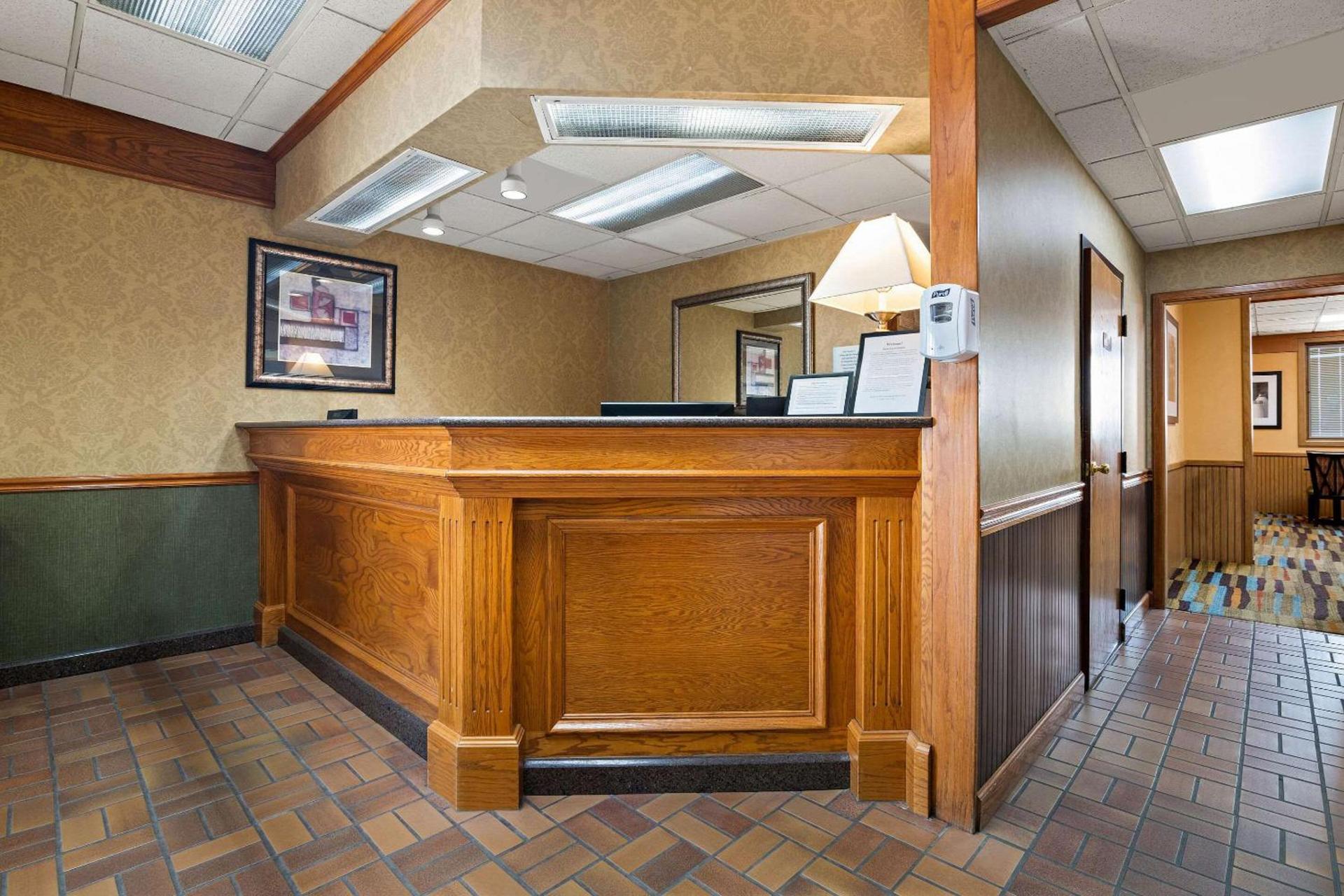 Rodeway Inn McPherson East photo 6