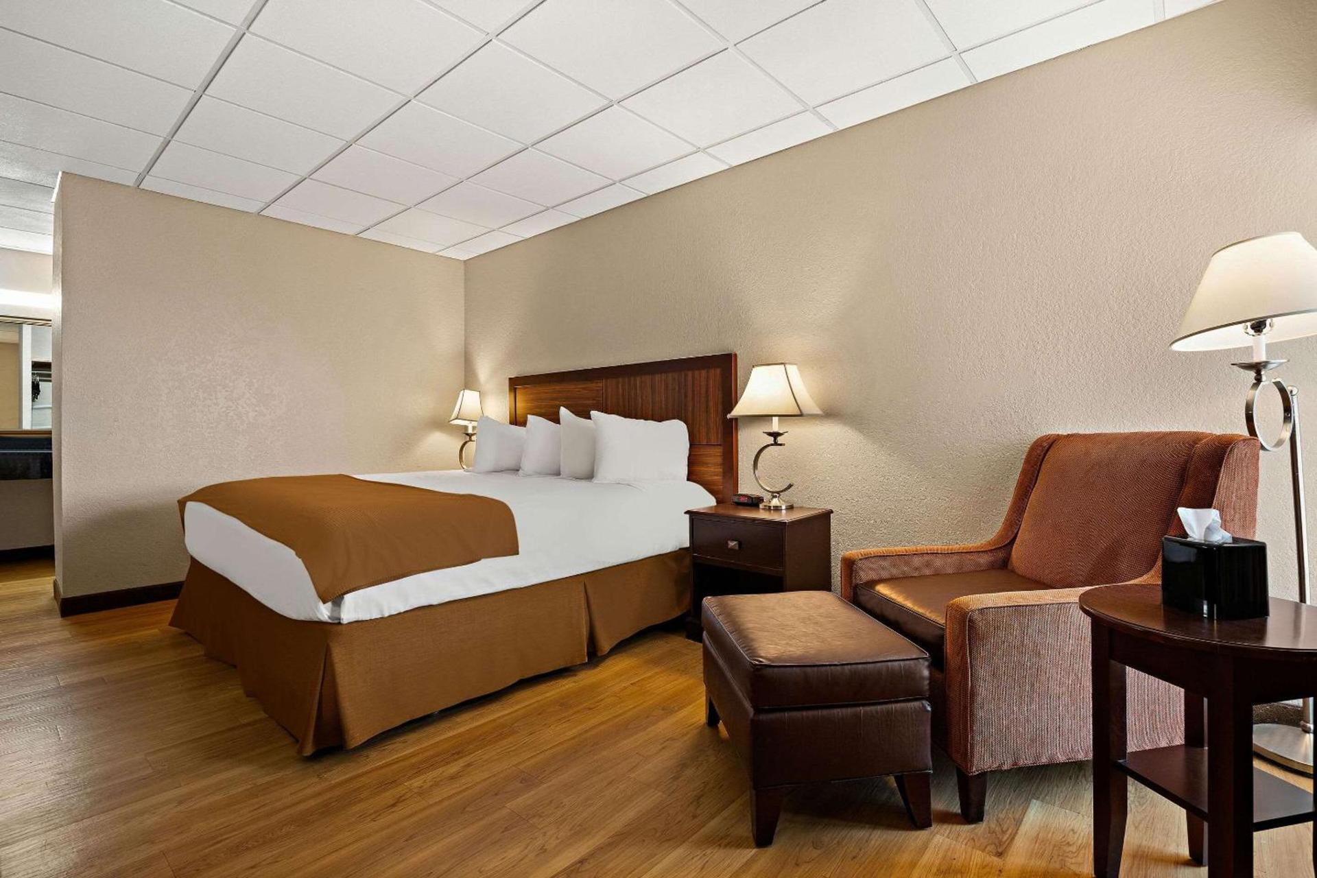 Rodeway Inn McPherson East photo 21