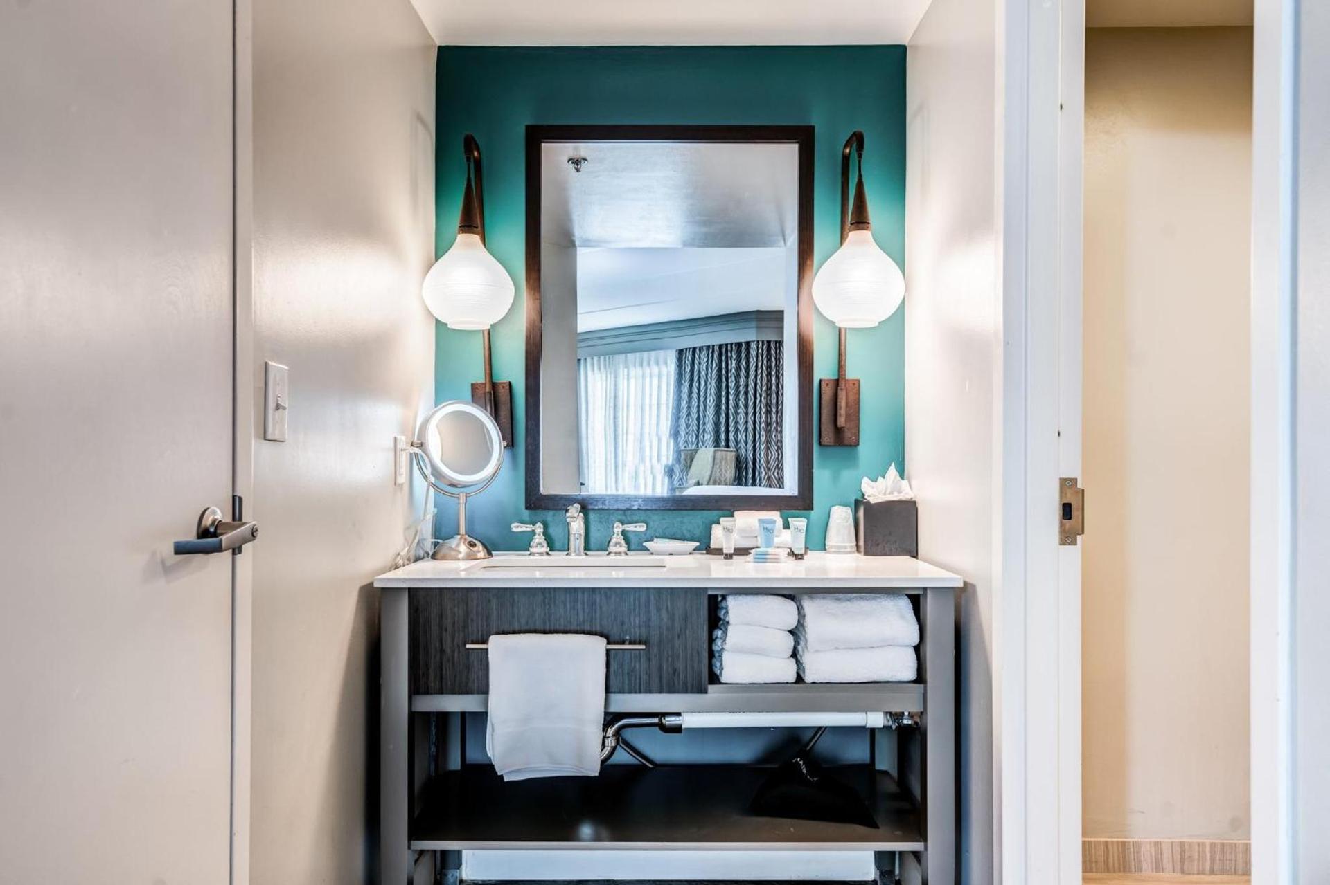 Hotel Indigo Atlanta-Vinings Ballpark Area by IHG photo 56
