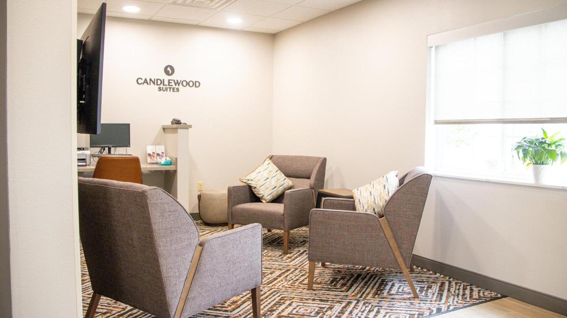 Candlewood Suites - Peoria at Grand Prairie by IHG photo 40