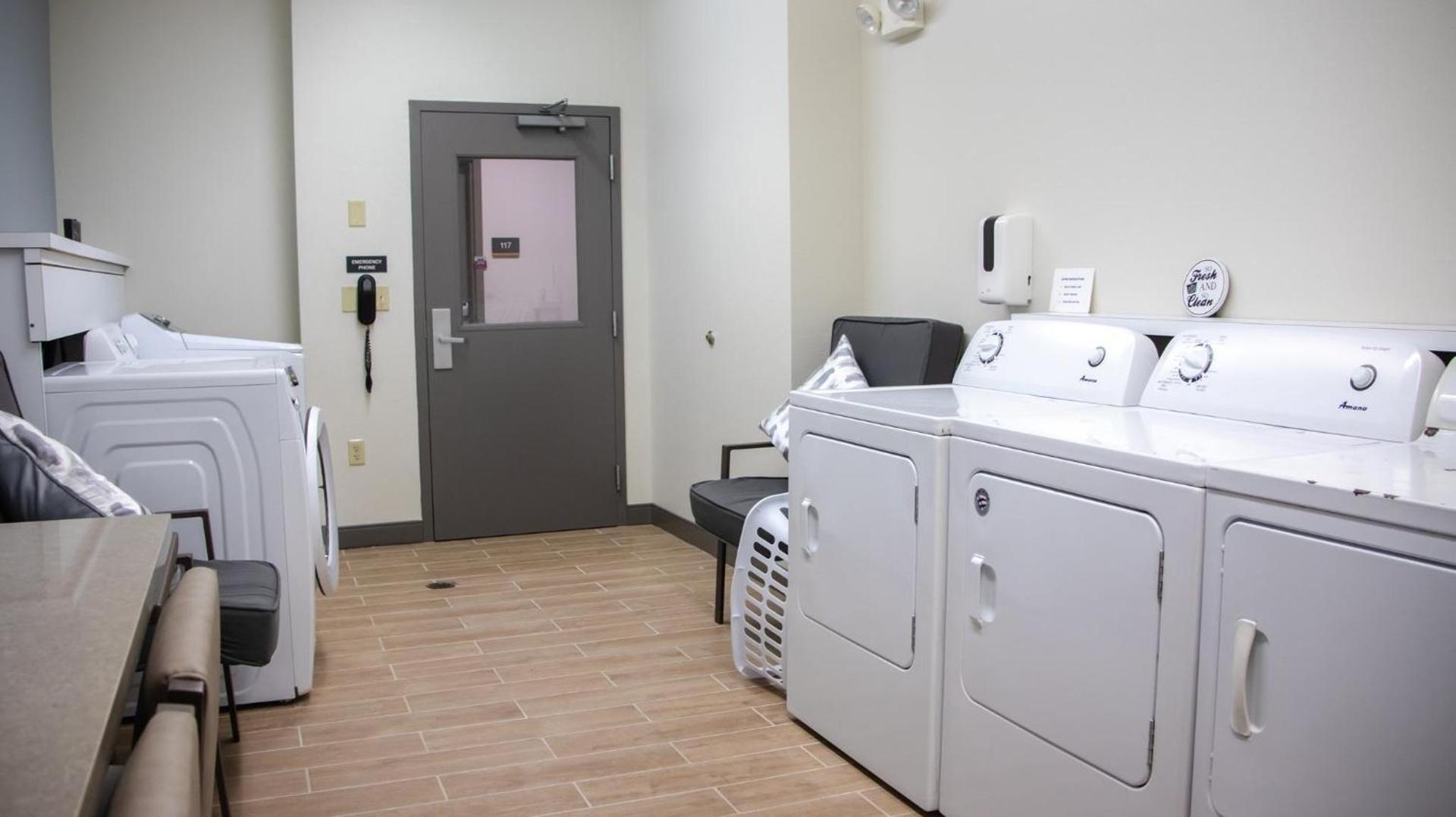Candlewood Suites - Peoria at Grand Prairie by IHG photo 47