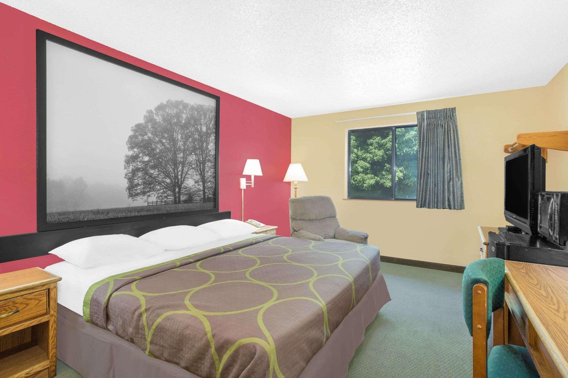 Super 8 by Wyndham Roanoke VA photo 8
