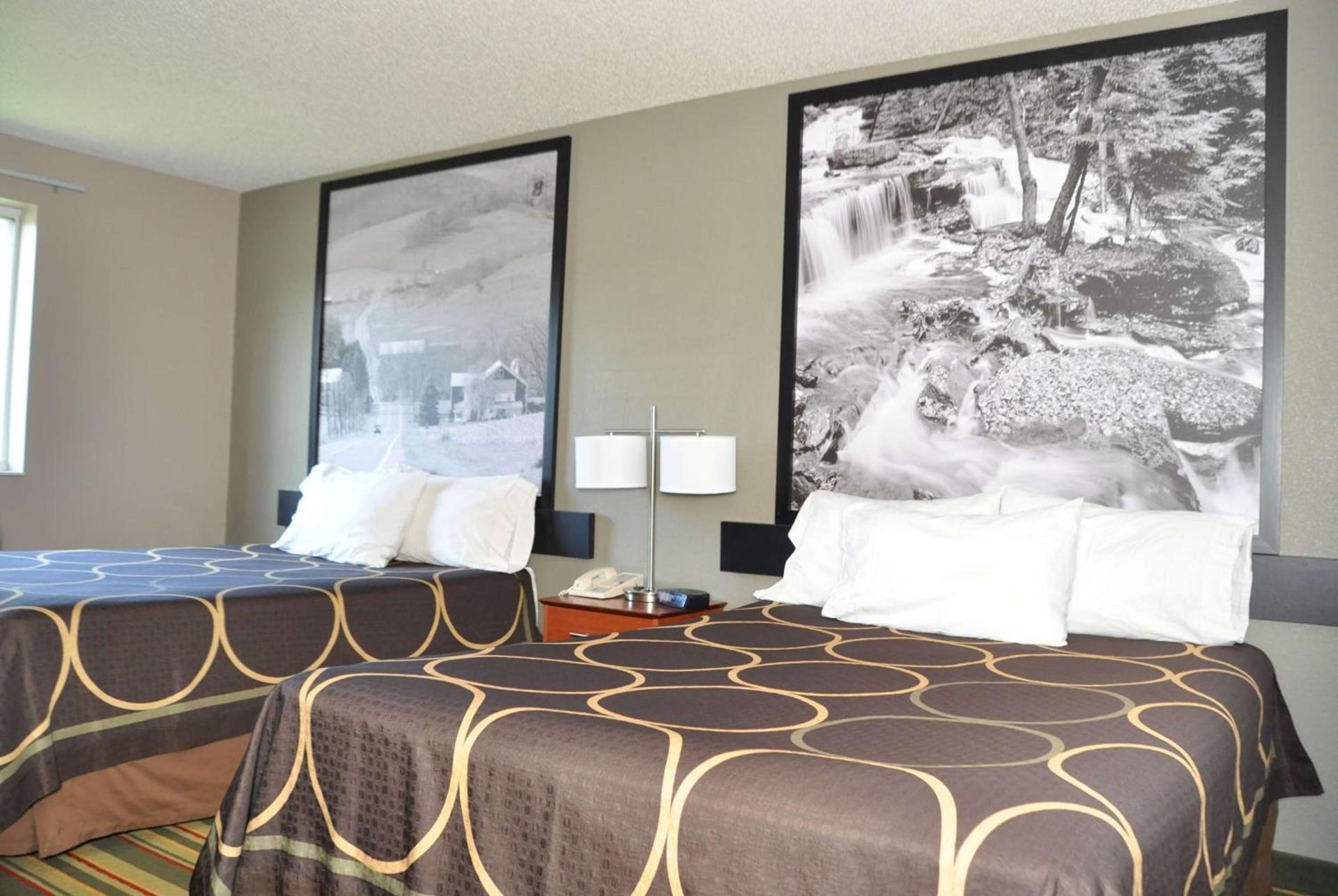 Super 8 by Wyndham Clearfield photo 9